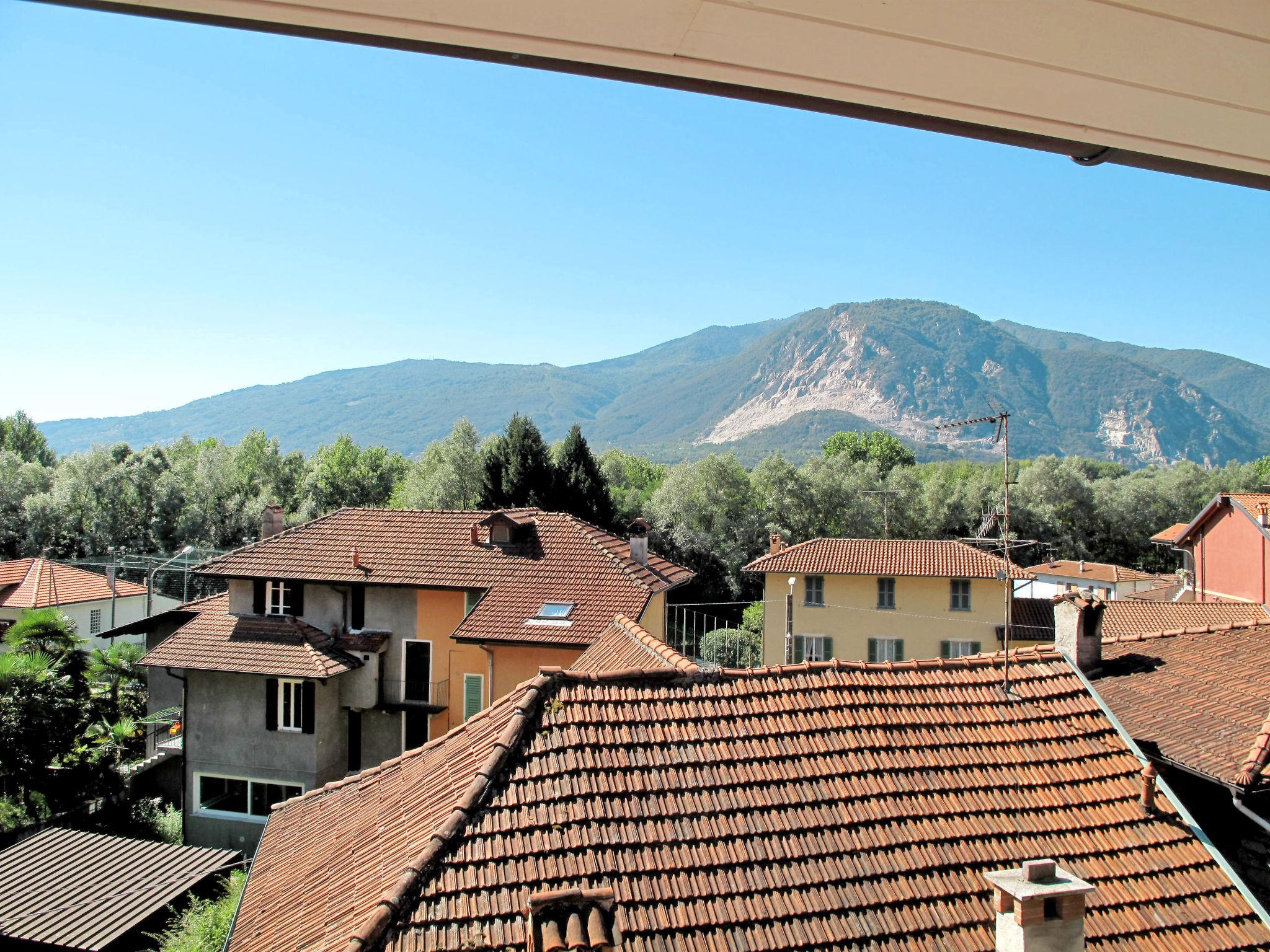 Foto 22 - Haus mit 2 Schlafzimmern in Verbania mit garten und blick auf die berge