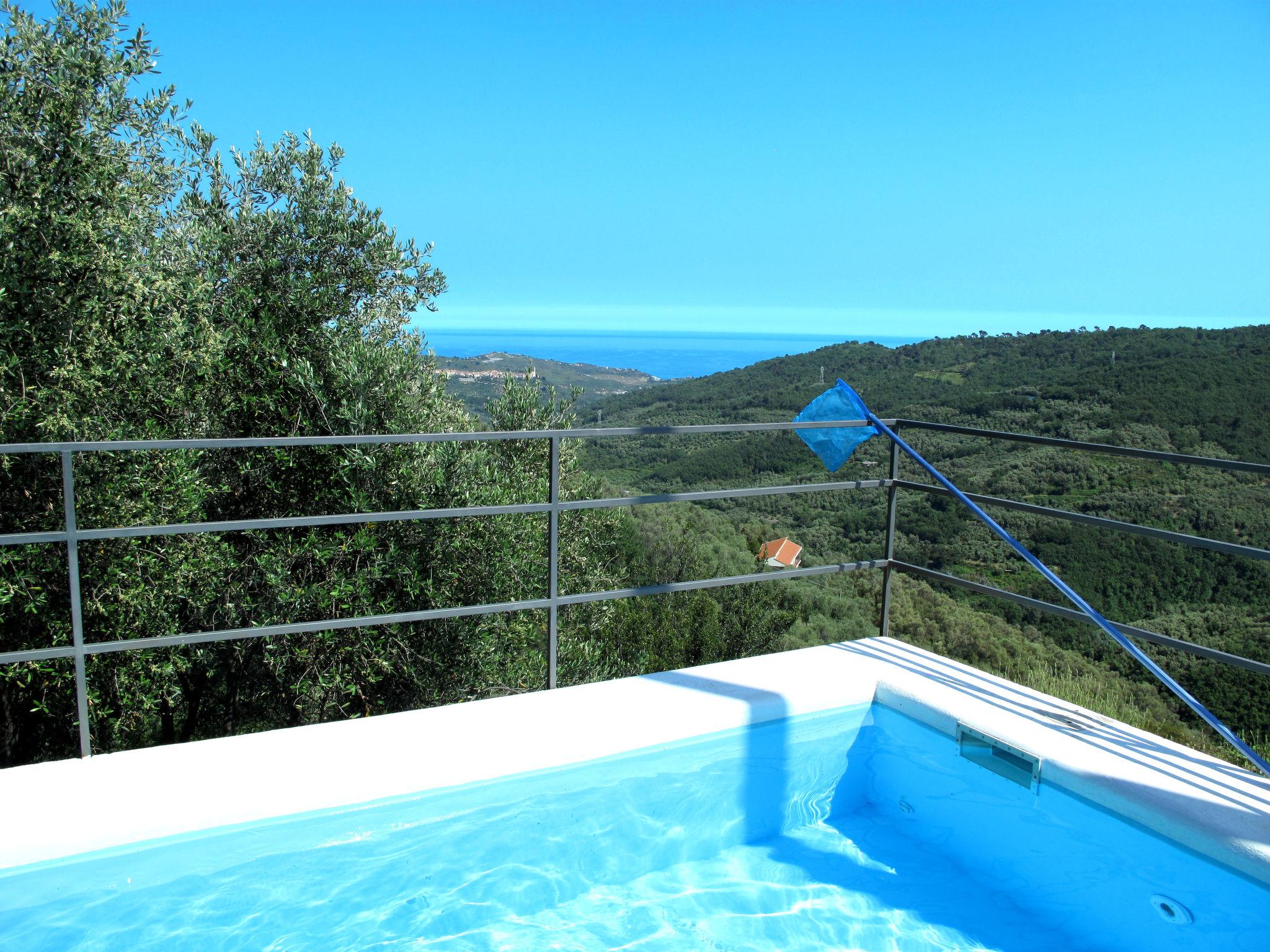 Photo 8 - Maison de 2 chambres à Pietrabruna avec piscine privée et terrasse