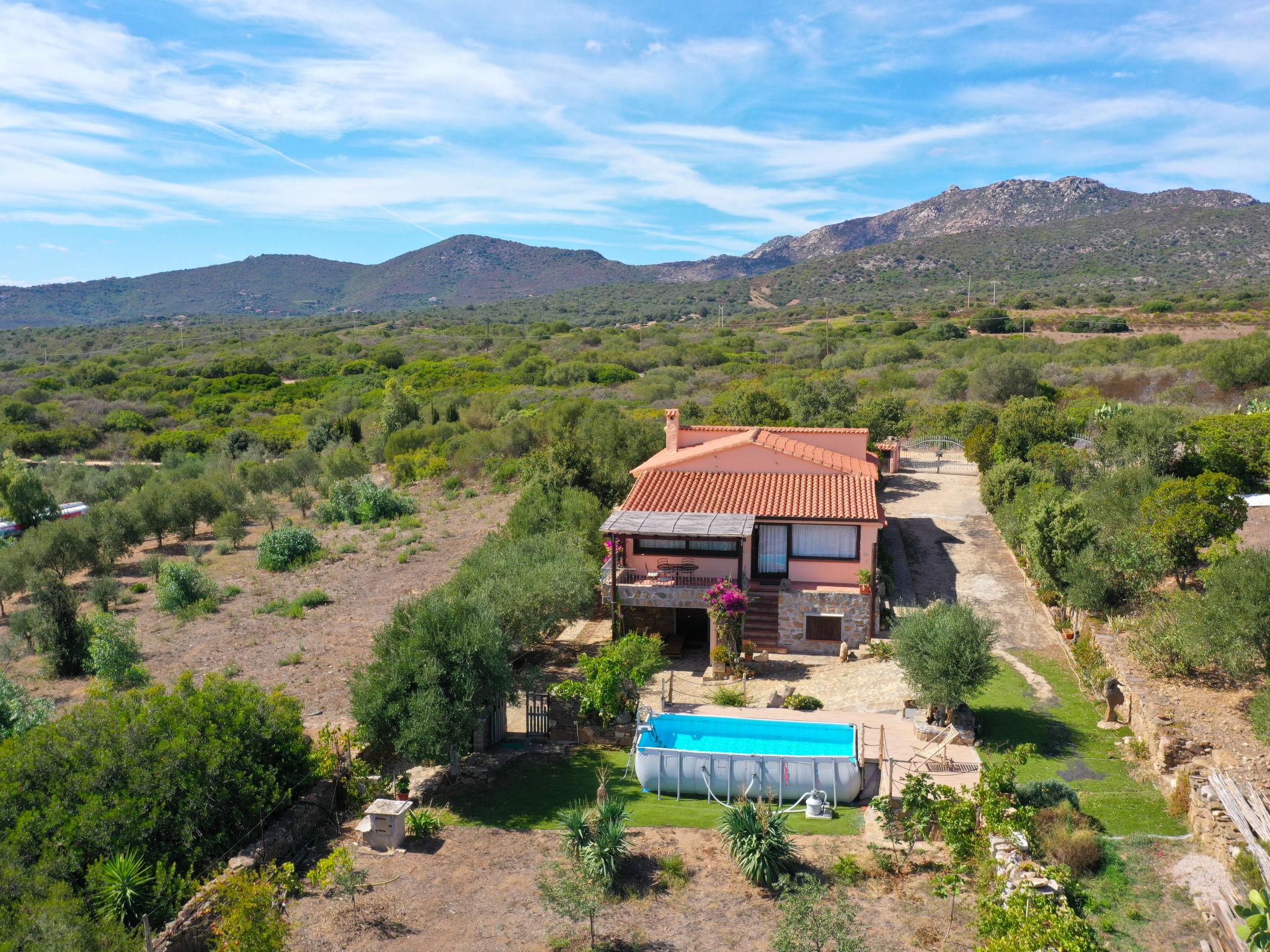 Photo 4 - Maison de 3 chambres à Golfo Aranci avec piscine privée et jardin