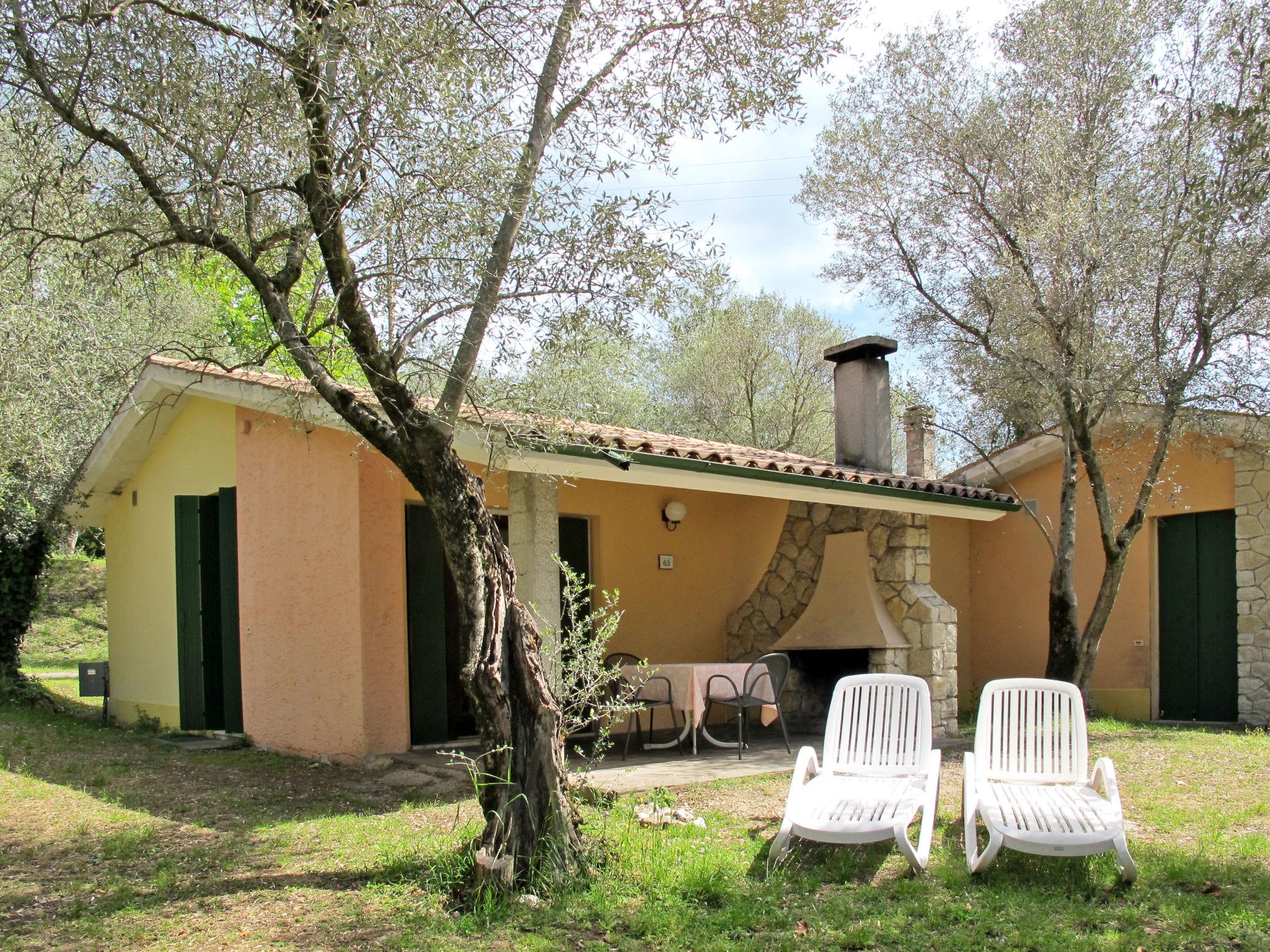 Foto 2 - Casa de 2 quartos em Garda com piscina e vista para a montanha