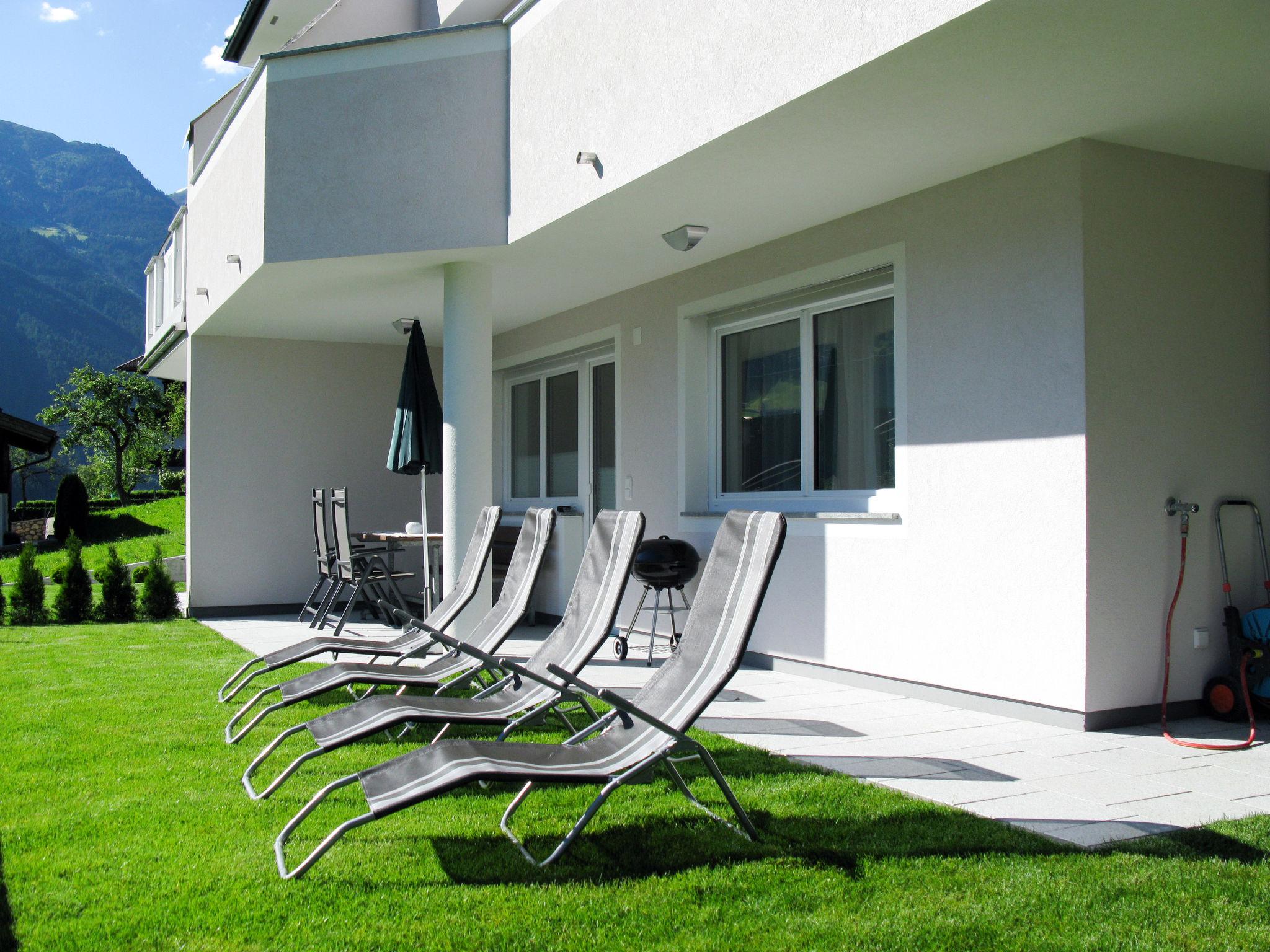 Photo 2 - Appartement de 2 chambres à Ramsau im Zillertal avec terrasse et vues sur la montagne