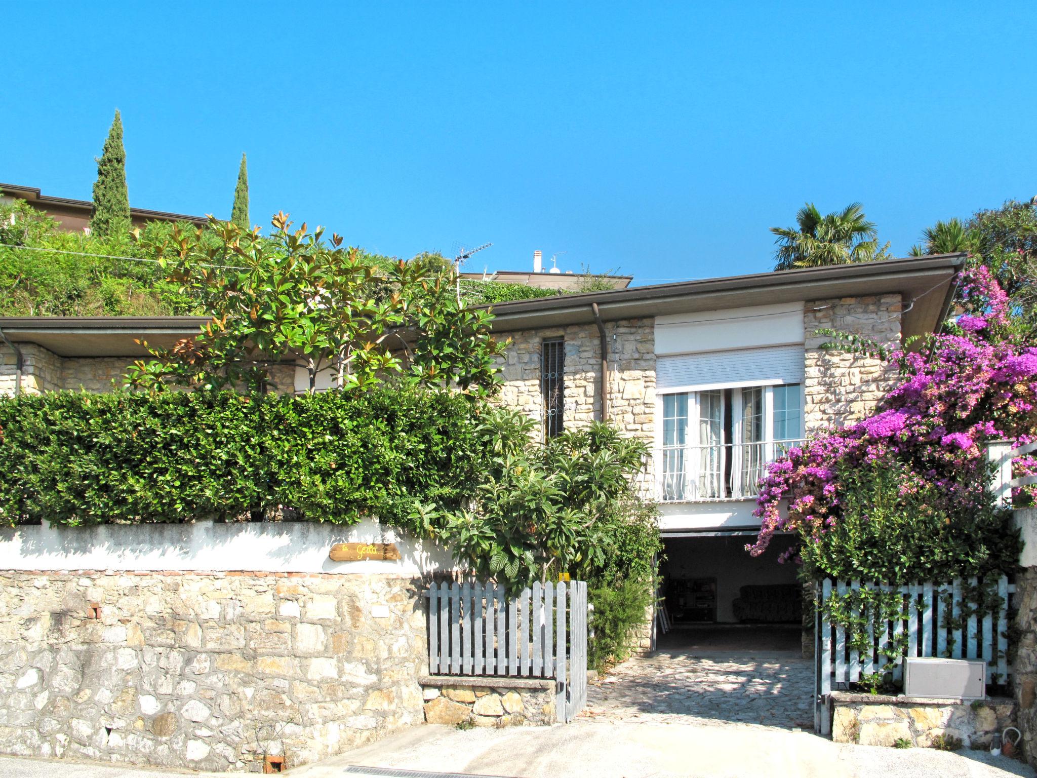 Photo 1 - Maison de 2 chambres à Massarosa avec jardin et terrasse