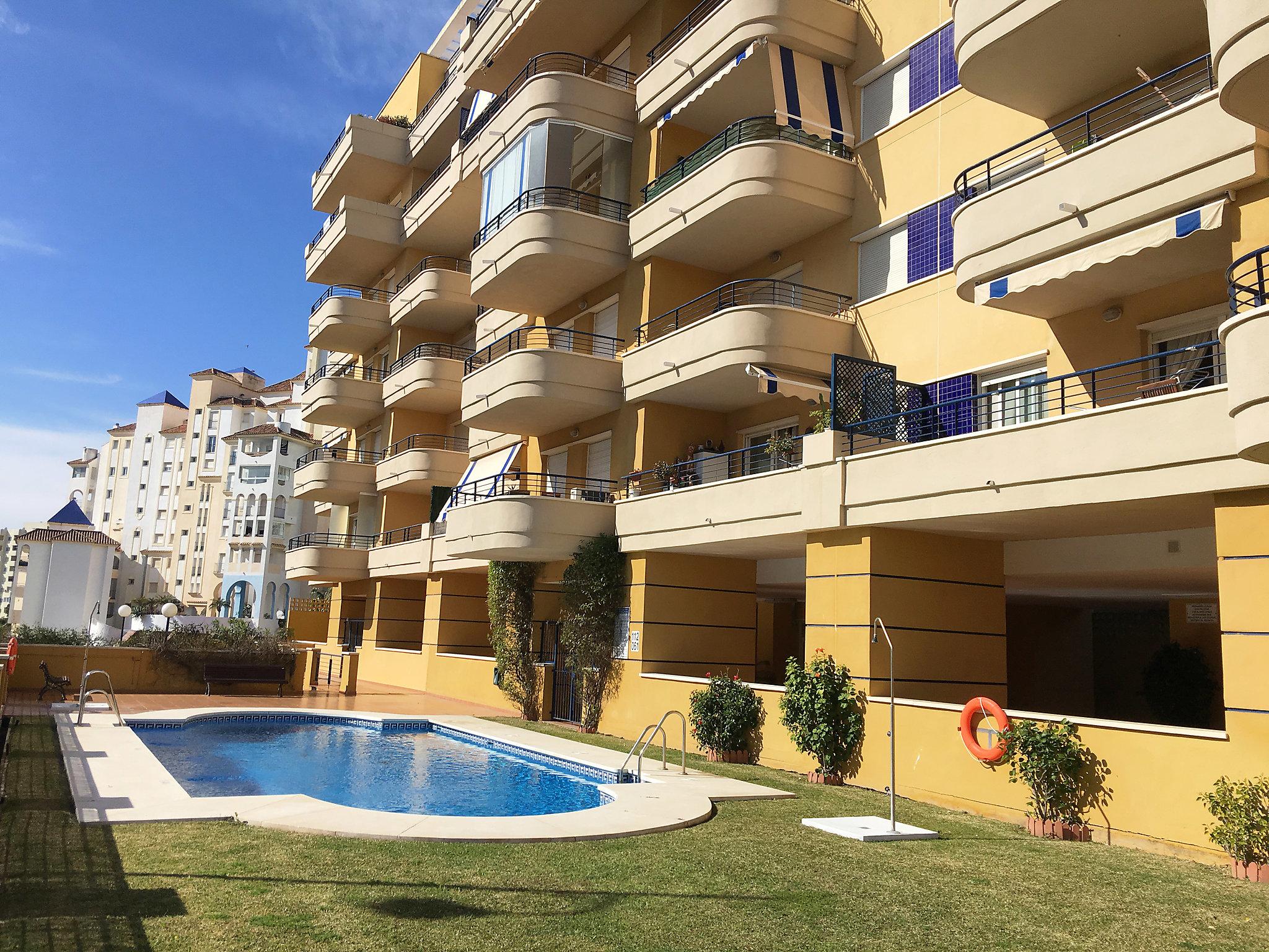 Foto 1 - Apartamento de 2 quartos em Estepona com piscina e terraço