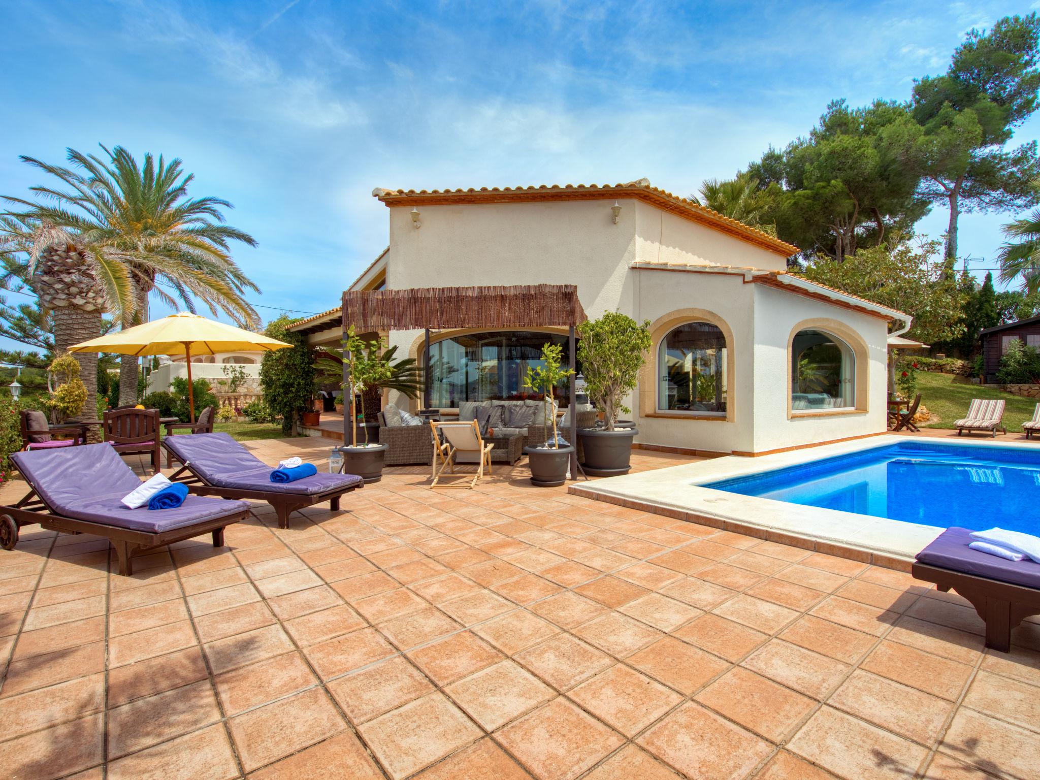 Photo 1 - Maison de 4 chambres à Jávea avec piscine privée et vues à la mer