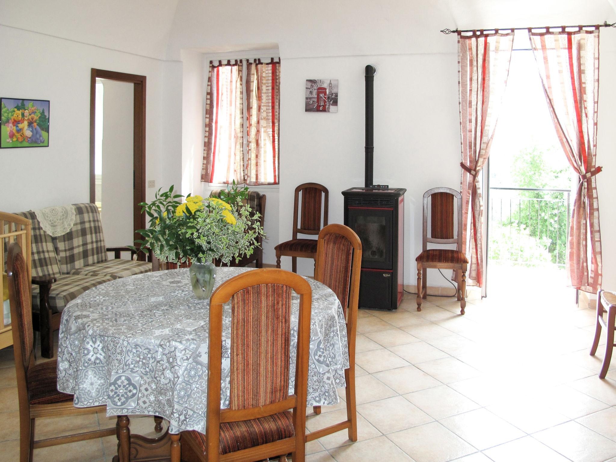 Photo 2 - Maison de 2 chambres à Dolcedo avec jardin et terrasse