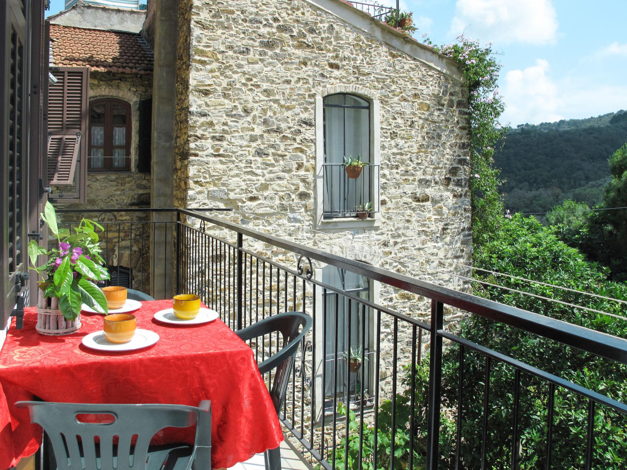 Foto 3 - Casa de 2 quartos em Dolcedo com jardim e terraço