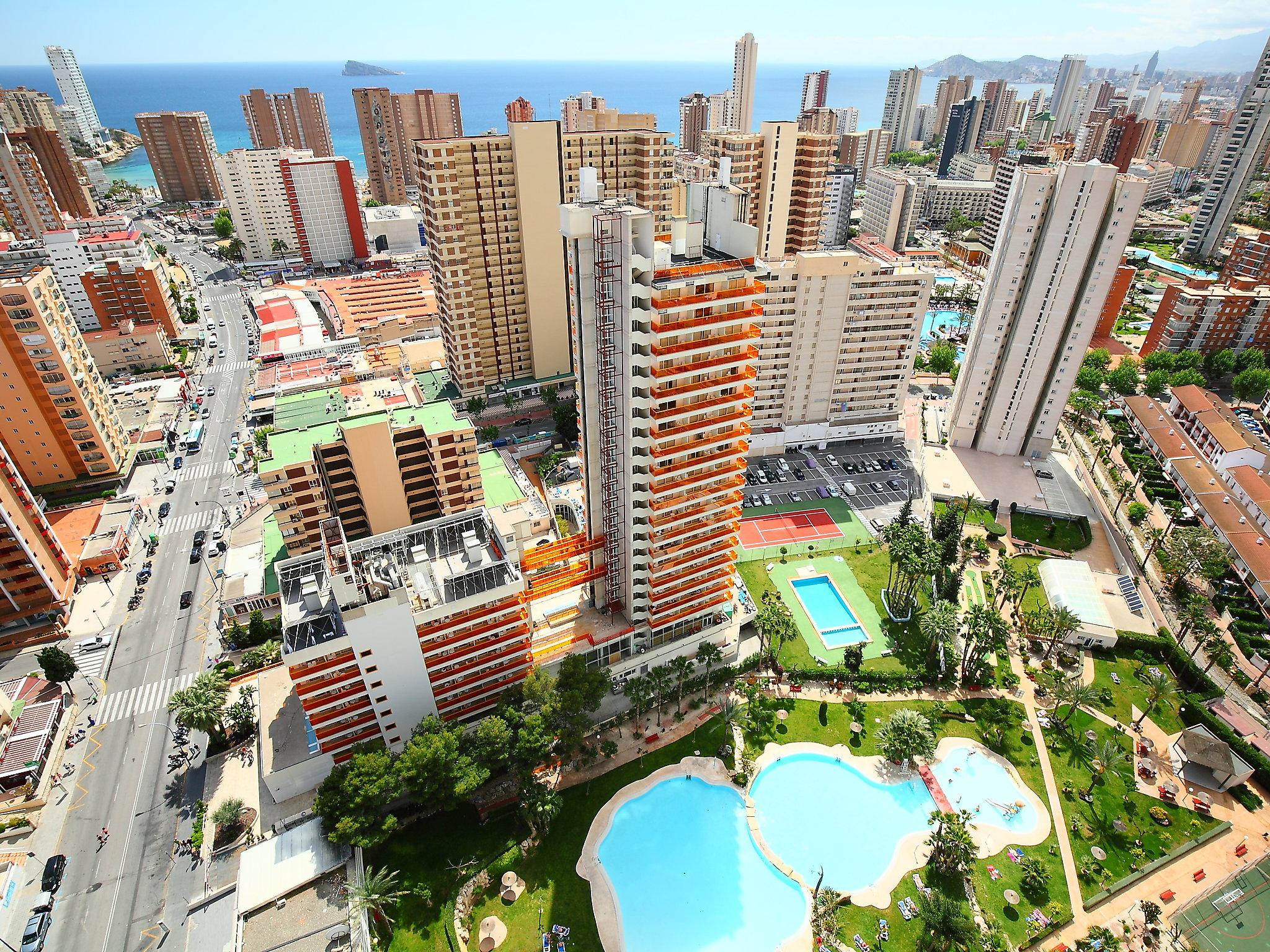 Foto 5 - Apartment mit 1 Schlafzimmer in Benidorm mit schwimmbad und garten