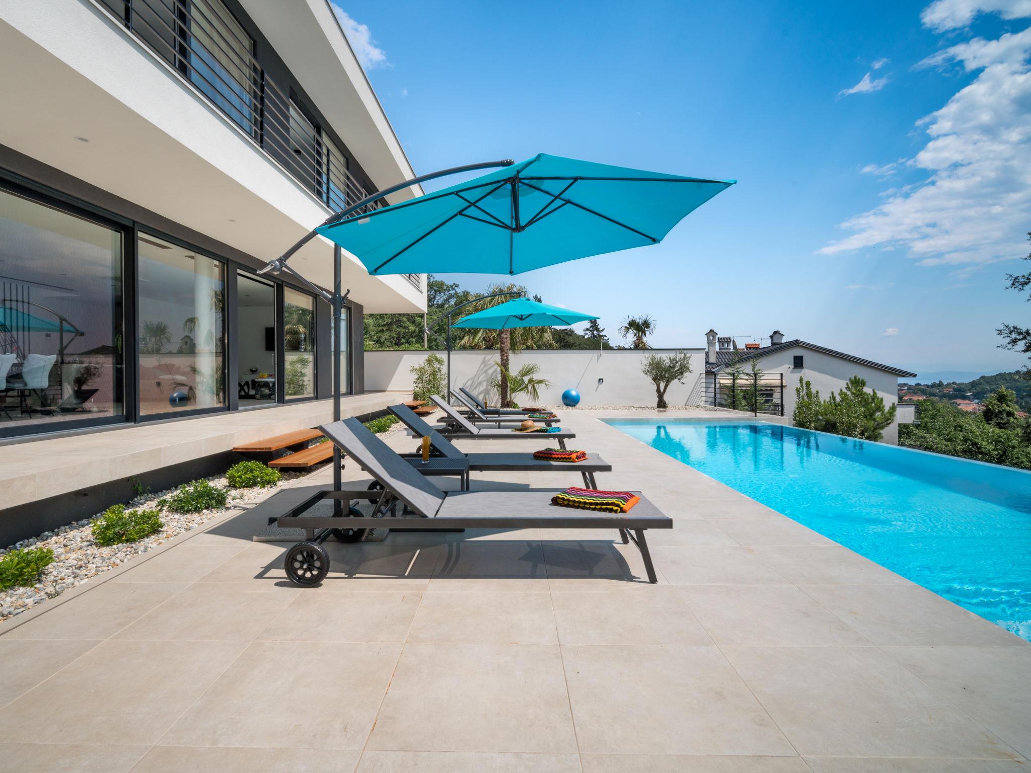 Foto 29 - Casa de 4 quartos em Kastav com piscina privada e terraço