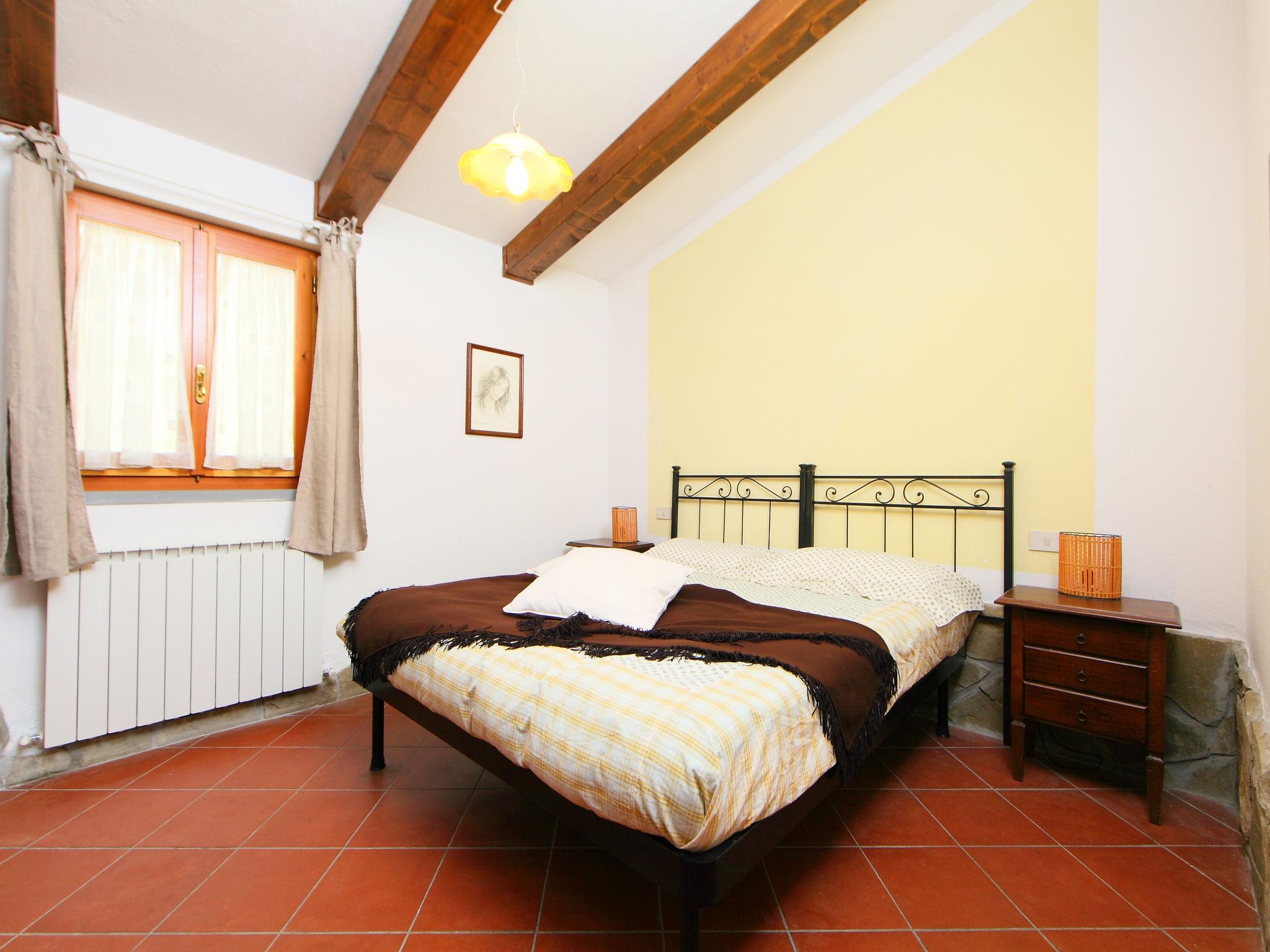 Foto 5 - Apartment mit 1 Schlafzimmer in Bucine mit schwimmbad und terrasse