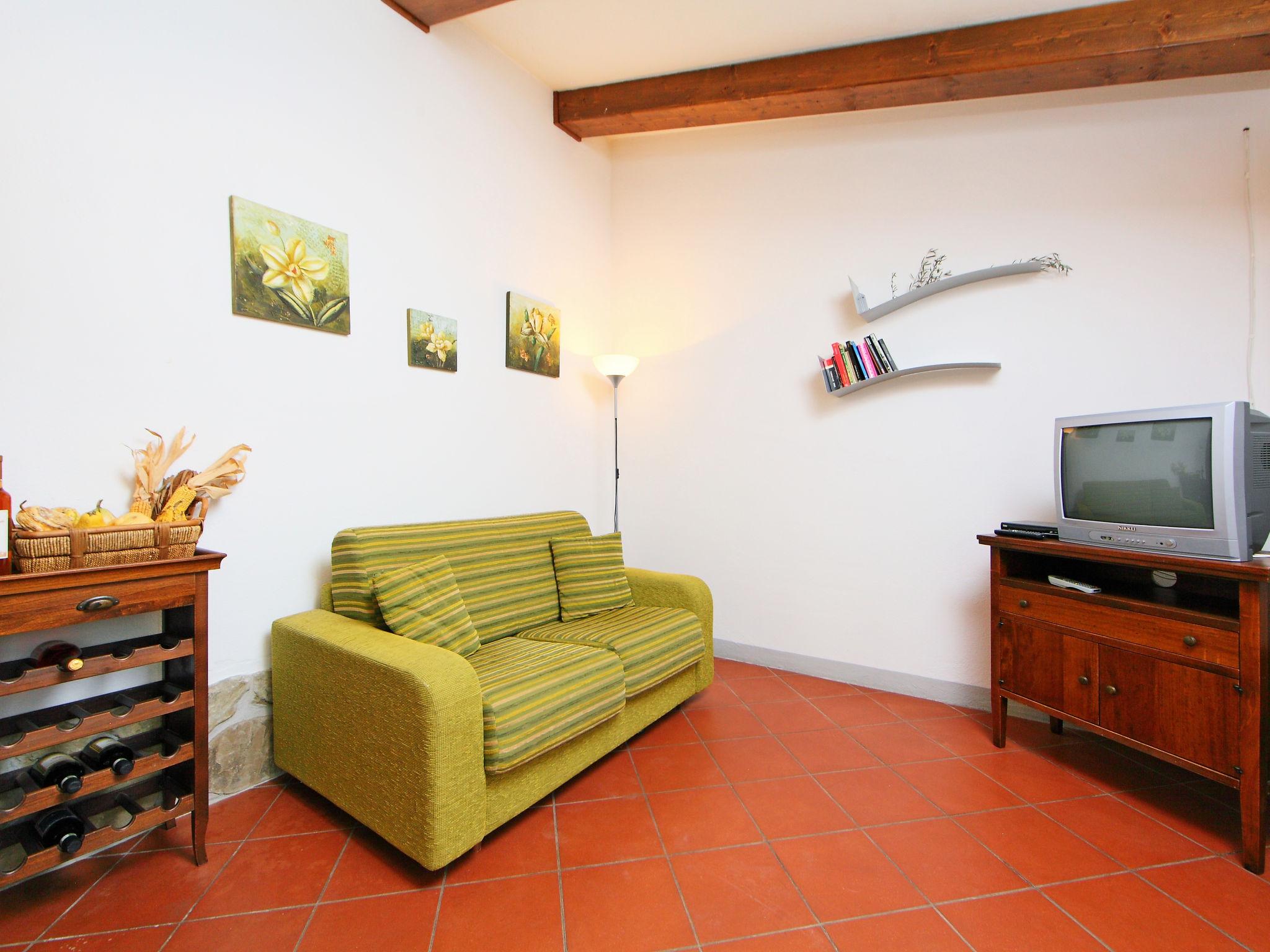 Foto 9 - Apartamento de 1 habitación en Bucine con piscina y terraza