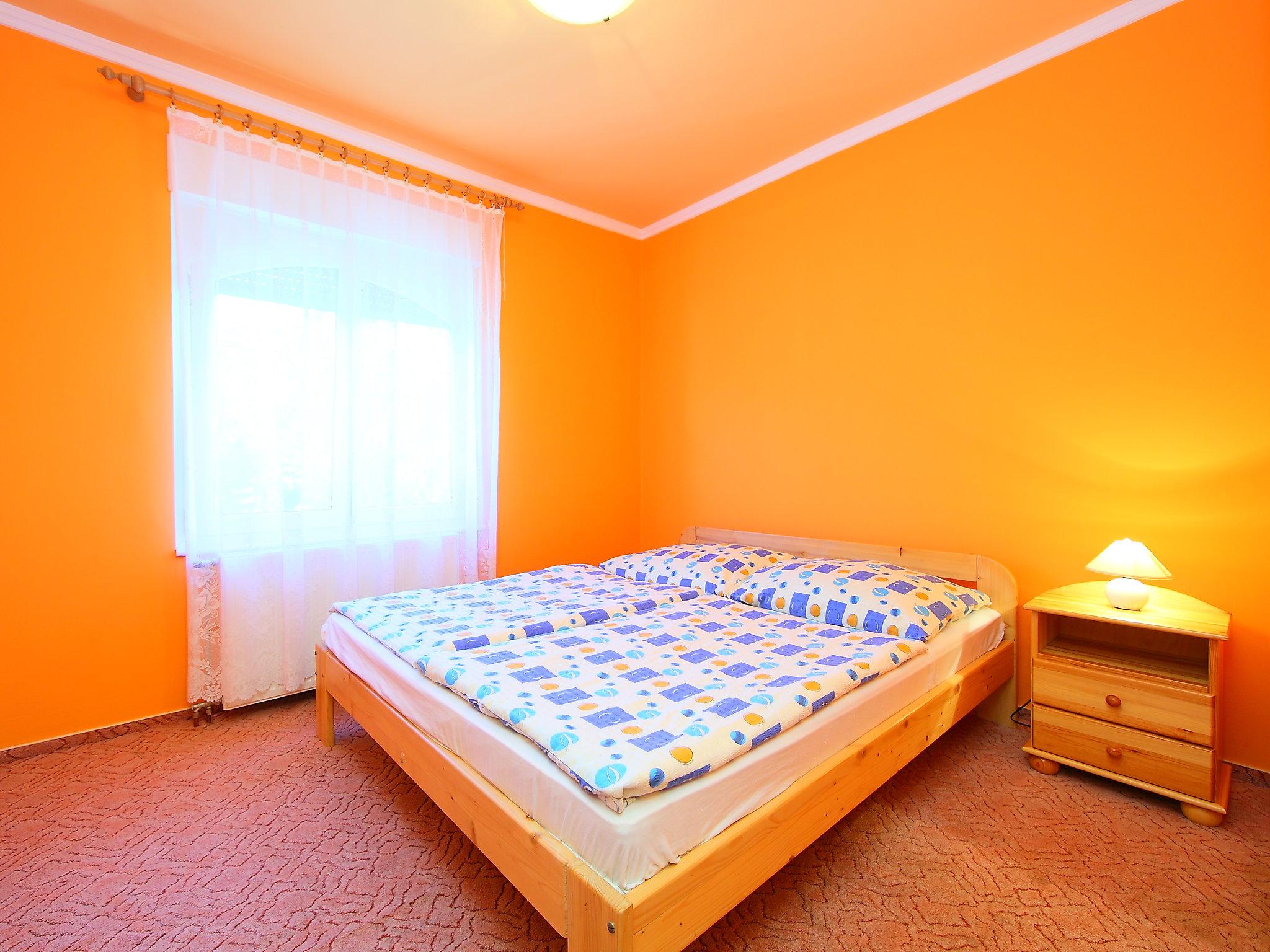 Foto 8 - Appartamento con 2 camere da letto a Balatonlelle con giardino e terrazza