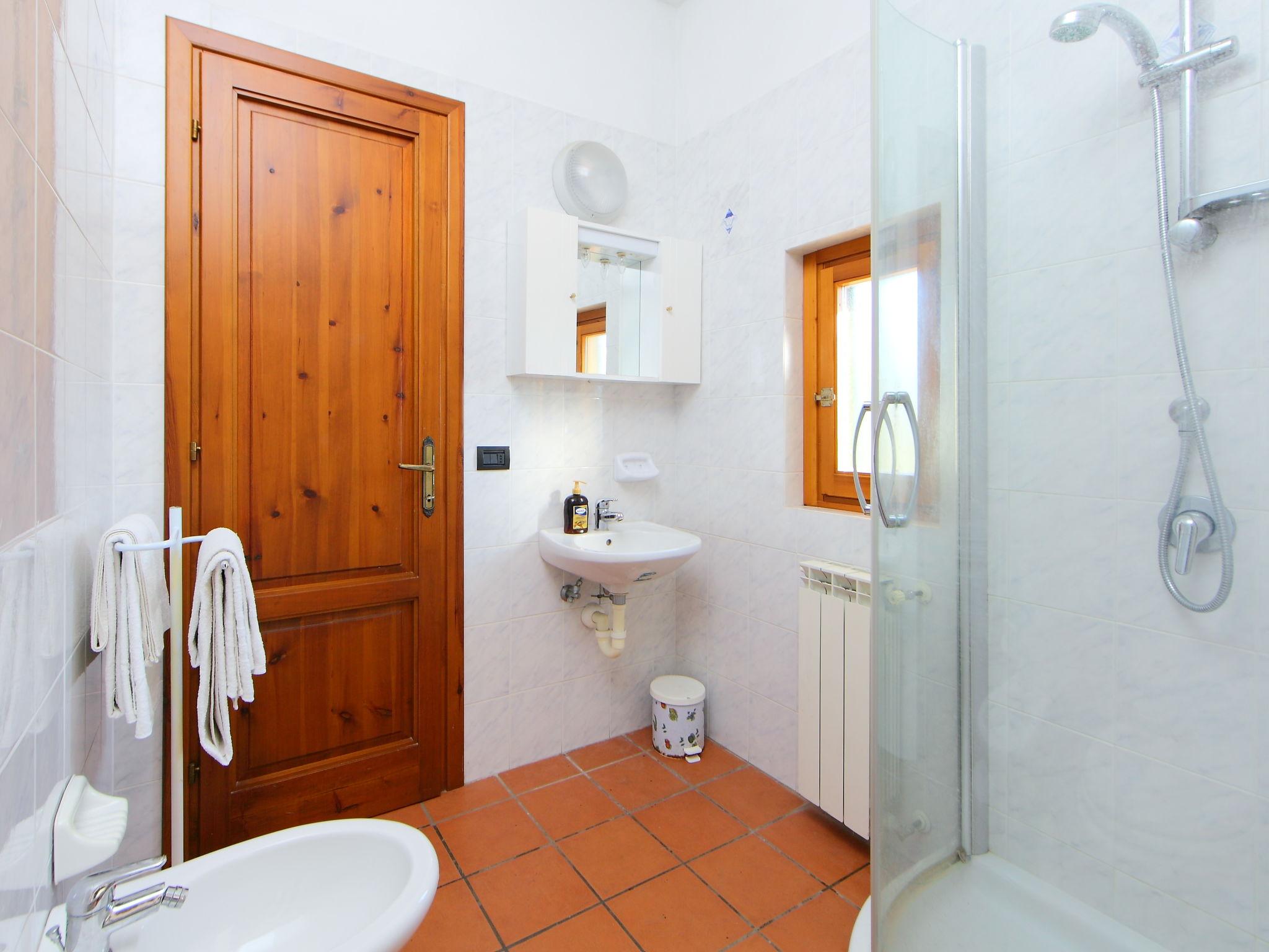 Photo 12 - 1 bedroom Apartment in Lamporecchio with swimming pool and garden