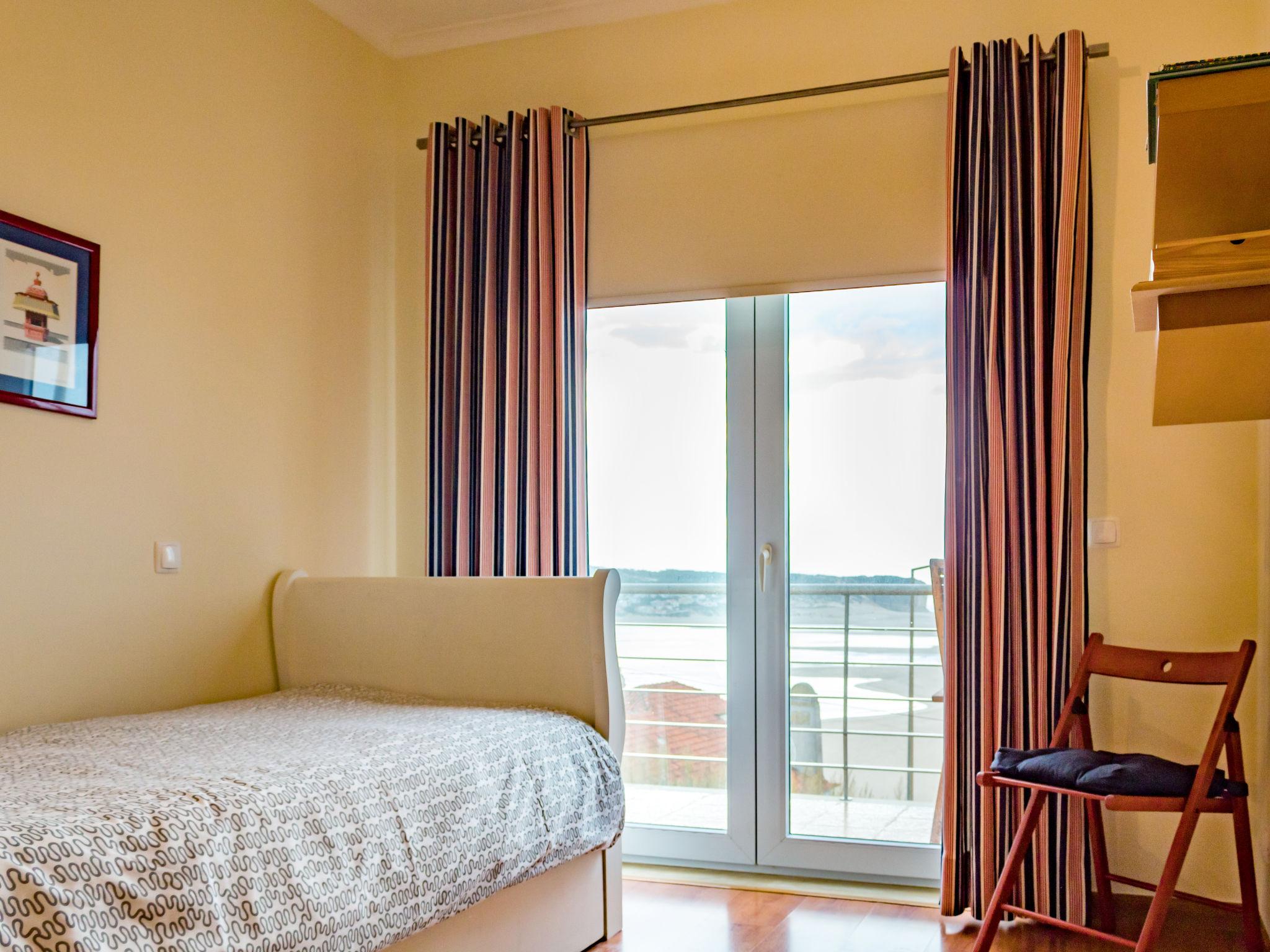Foto 10 - Appartamento con 3 camere da letto a Caldas da Rainha con piscina e vista mare