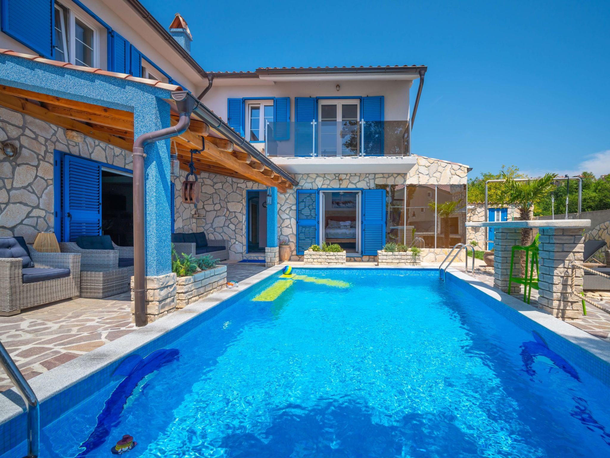Foto 19 - Casa con 4 camere da letto a Novi Vinodolski con piscina privata e vista mare