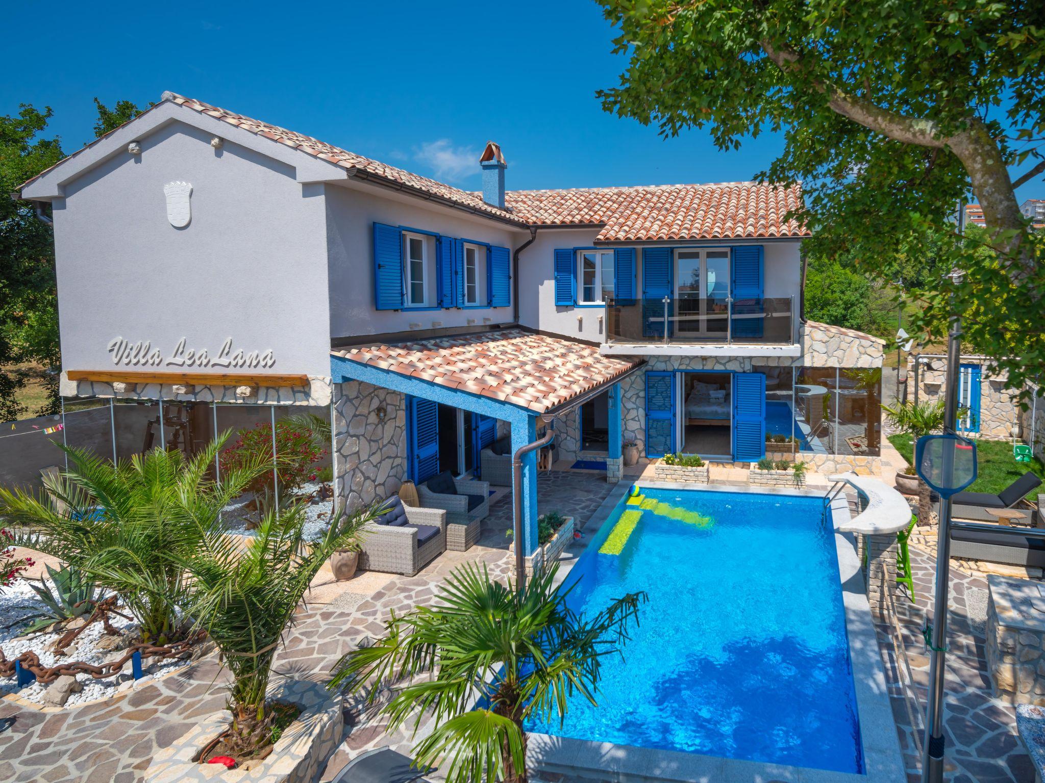 Photo 1 - Maison de 4 chambres à Novi Vinodolski avec piscine privée et vues à la mer