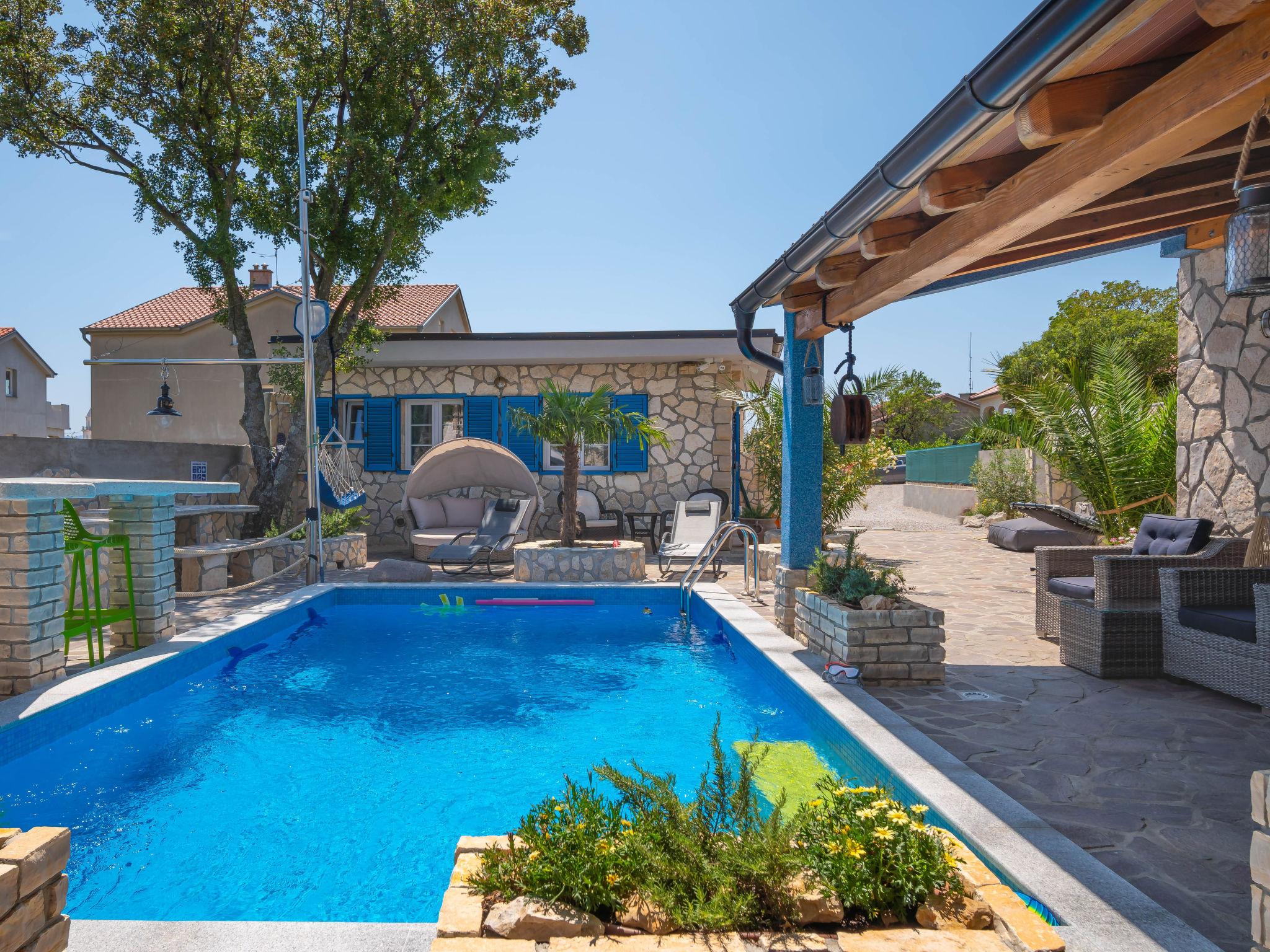 Photo 4 - Maison de 4 chambres à Novi Vinodolski avec piscine privée et vues à la mer