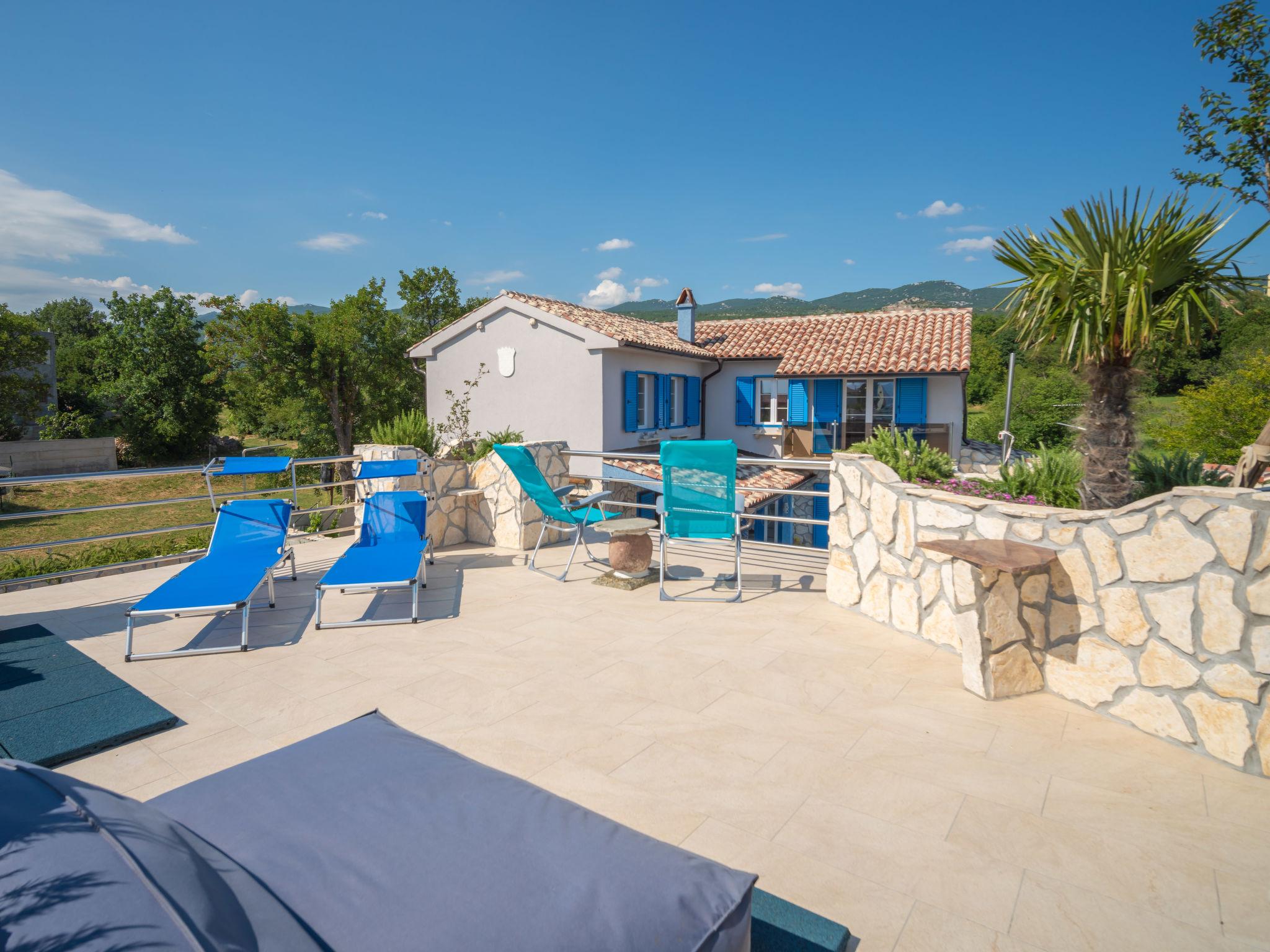 Photo 30 - Maison de 4 chambres à Novi Vinodolski avec piscine privée et terrasse