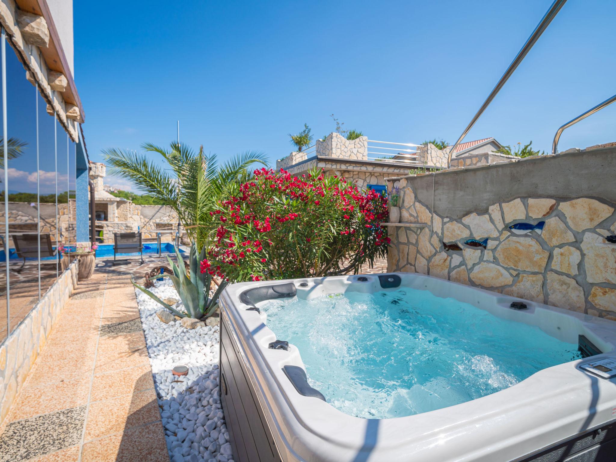 Photo 2 - Maison de 4 chambres à Novi Vinodolski avec piscine privée et vues à la mer