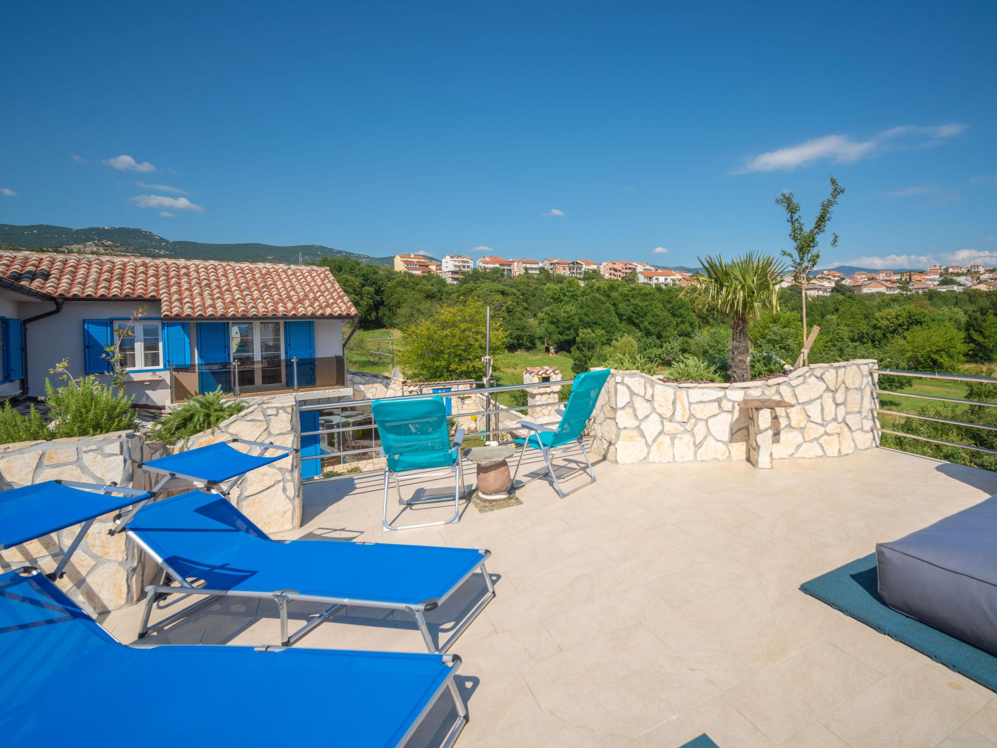 Photo 13 - Maison de 4 chambres à Novi Vinodolski avec piscine privée et vues à la mer