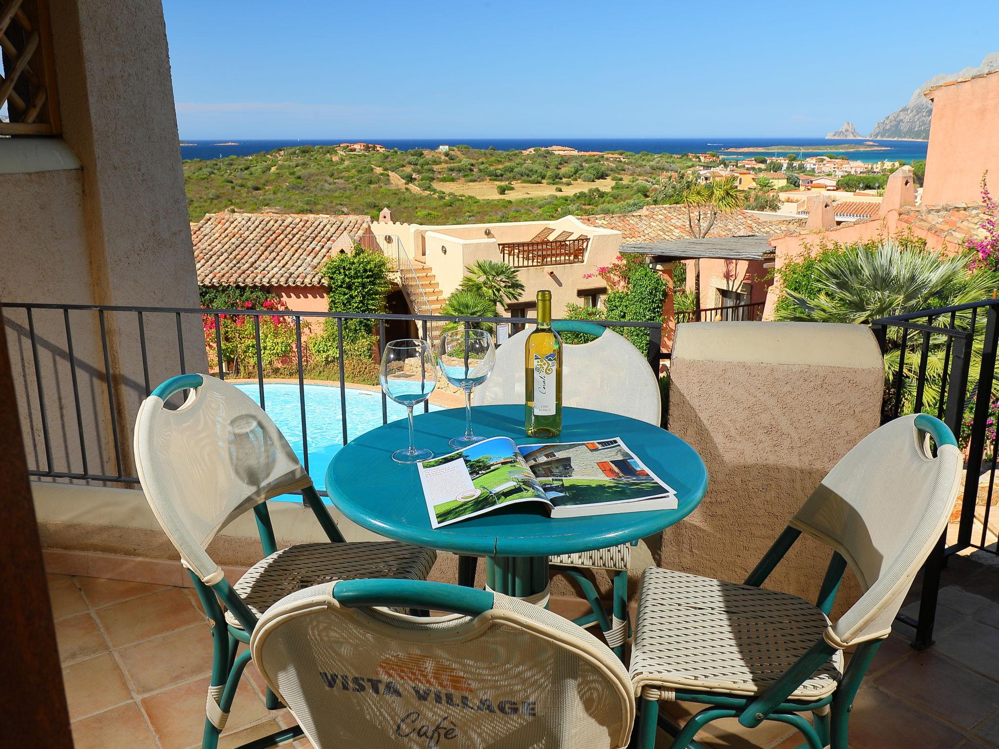 Photo 2 - Maison de 2 chambres à Loiri Porto San Paolo avec piscine et vues à la mer