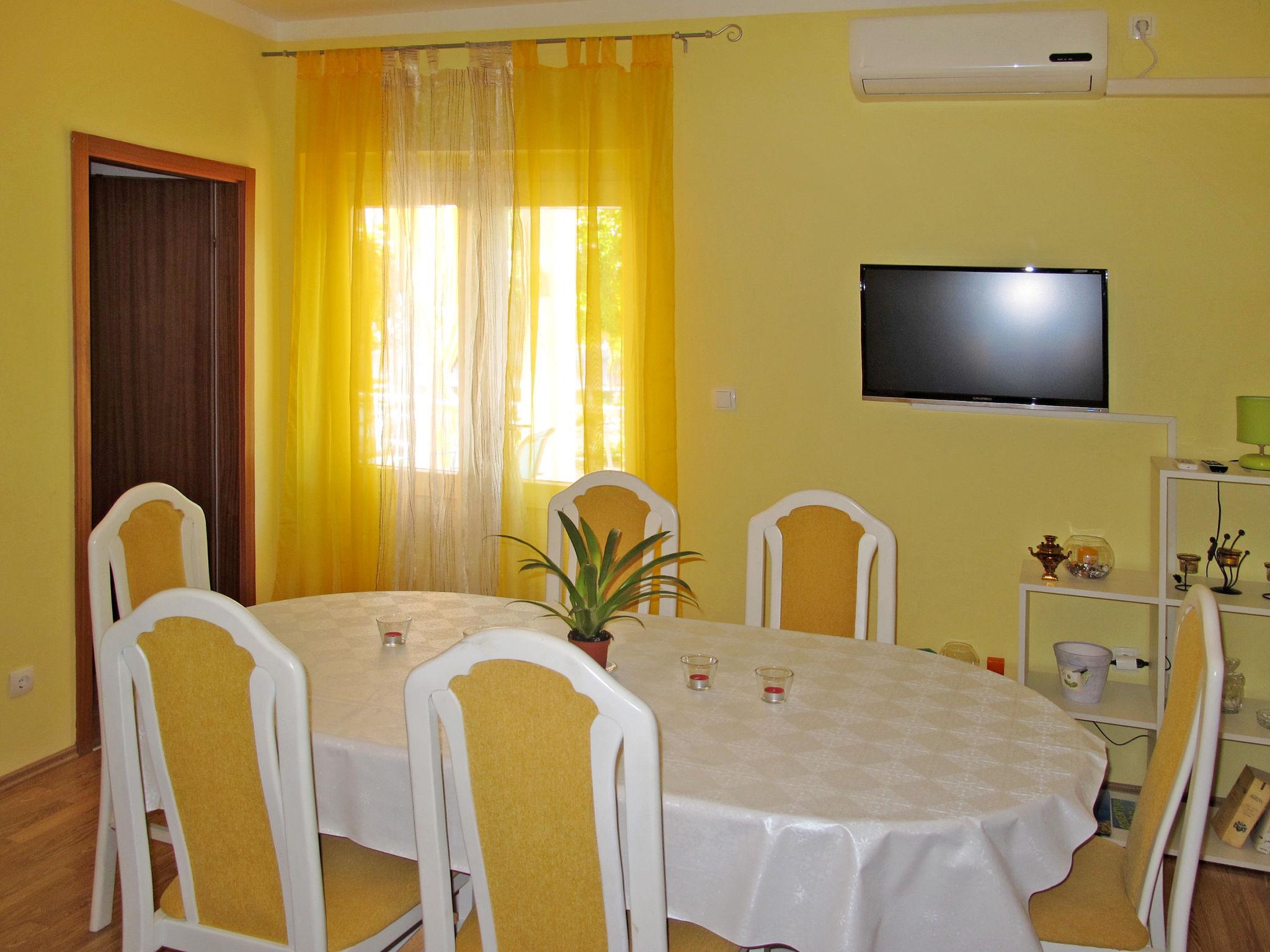 Photo 6 - 3 bedroom Apartment in Biograd na Moru with garden and terrace