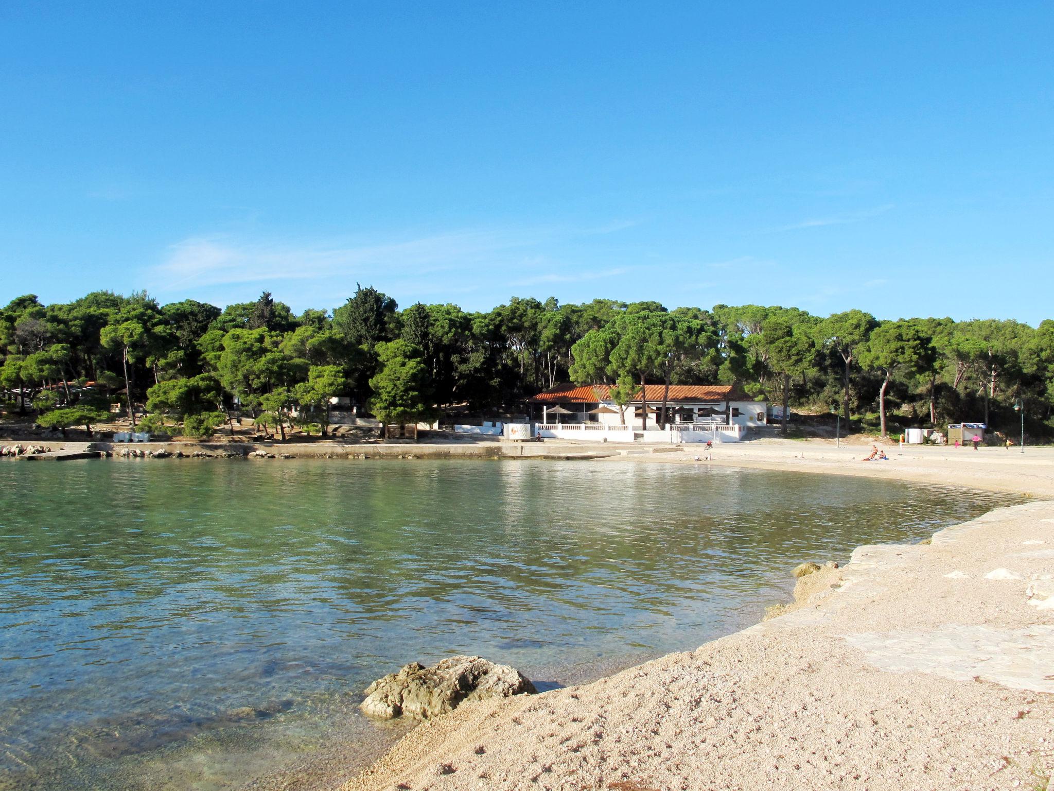 Photo 14 - Appartement de 3 chambres à Biograd na Moru avec terrasse et vues à la mer