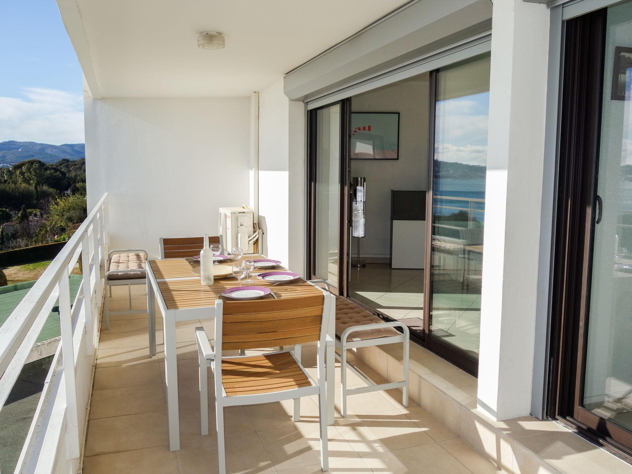 Foto 3 - Apartamento de 2 quartos em La Ciotat com terraço e vistas do mar