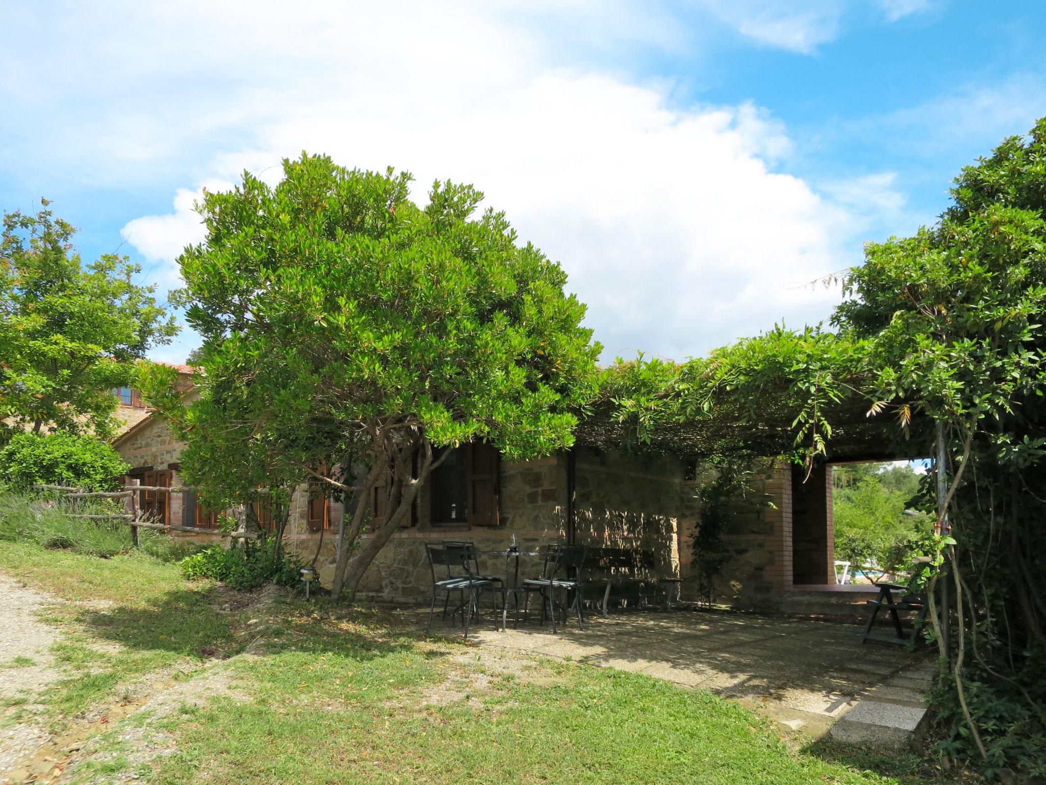 Foto 5 - Casa de 2 quartos em Paciano com piscina e vista para a montanha