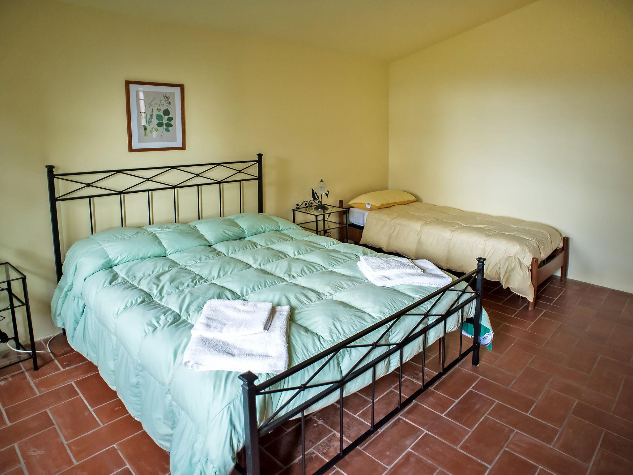 Photo 16 - 2 bedroom House in Paciano with swimming pool and mountain view