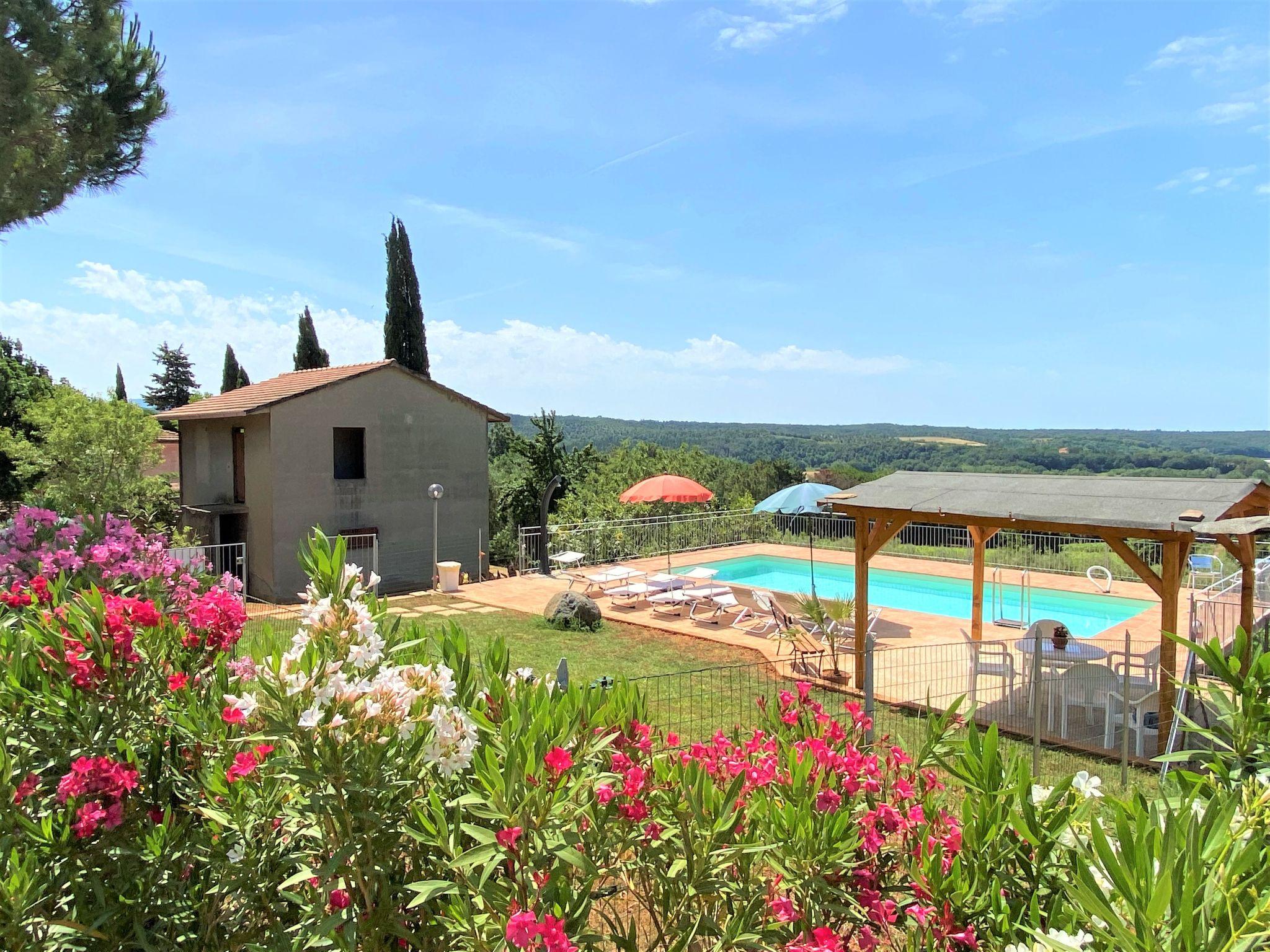 Photo 1 - Appartement de 5 chambres à Riparbella avec piscine privée et jardin