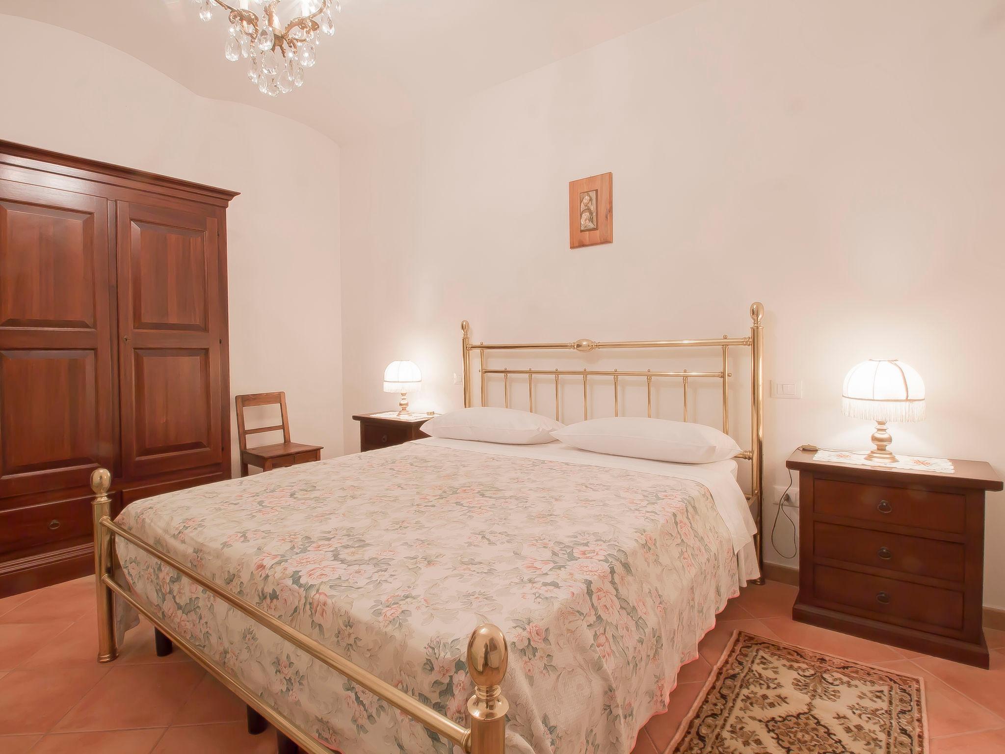 Photo 16 - 5 bedroom Apartment in Riparbella with private pool and garden
