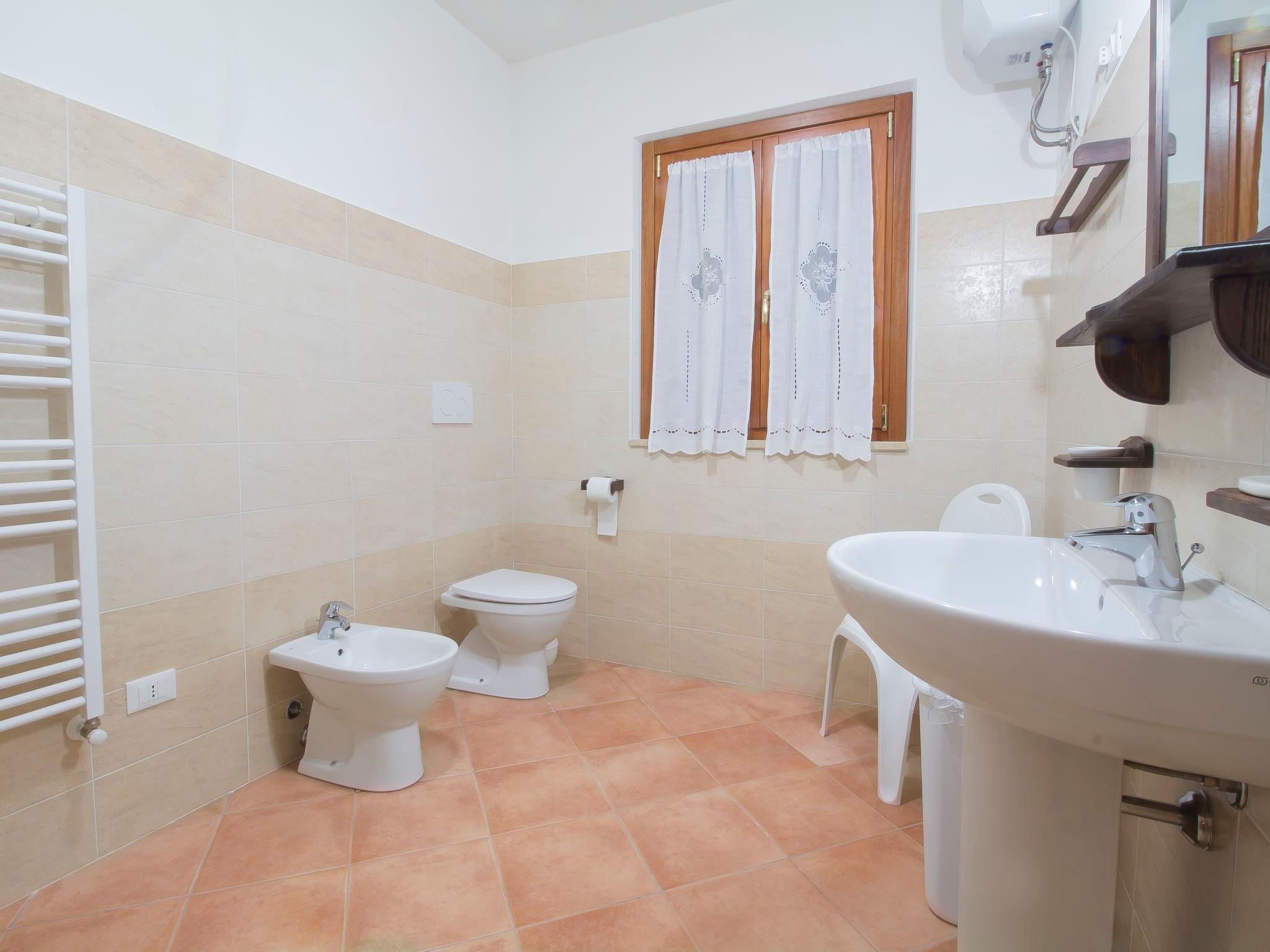 Photo 13 - 5 bedroom Apartment in Riparbella with private pool and garden