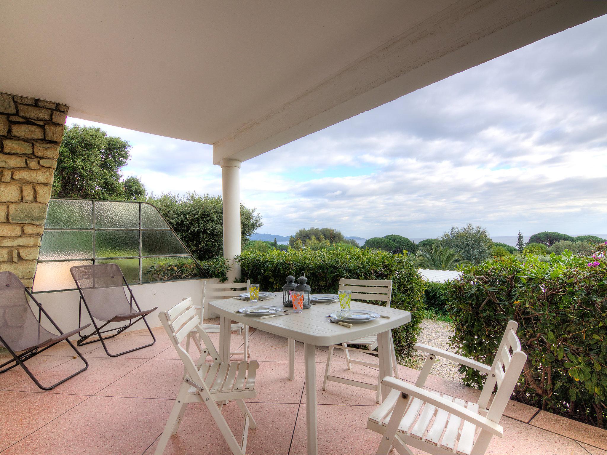 Photo 2 - Appartement de 1 chambre à Cavalaire-sur-Mer avec terrasse