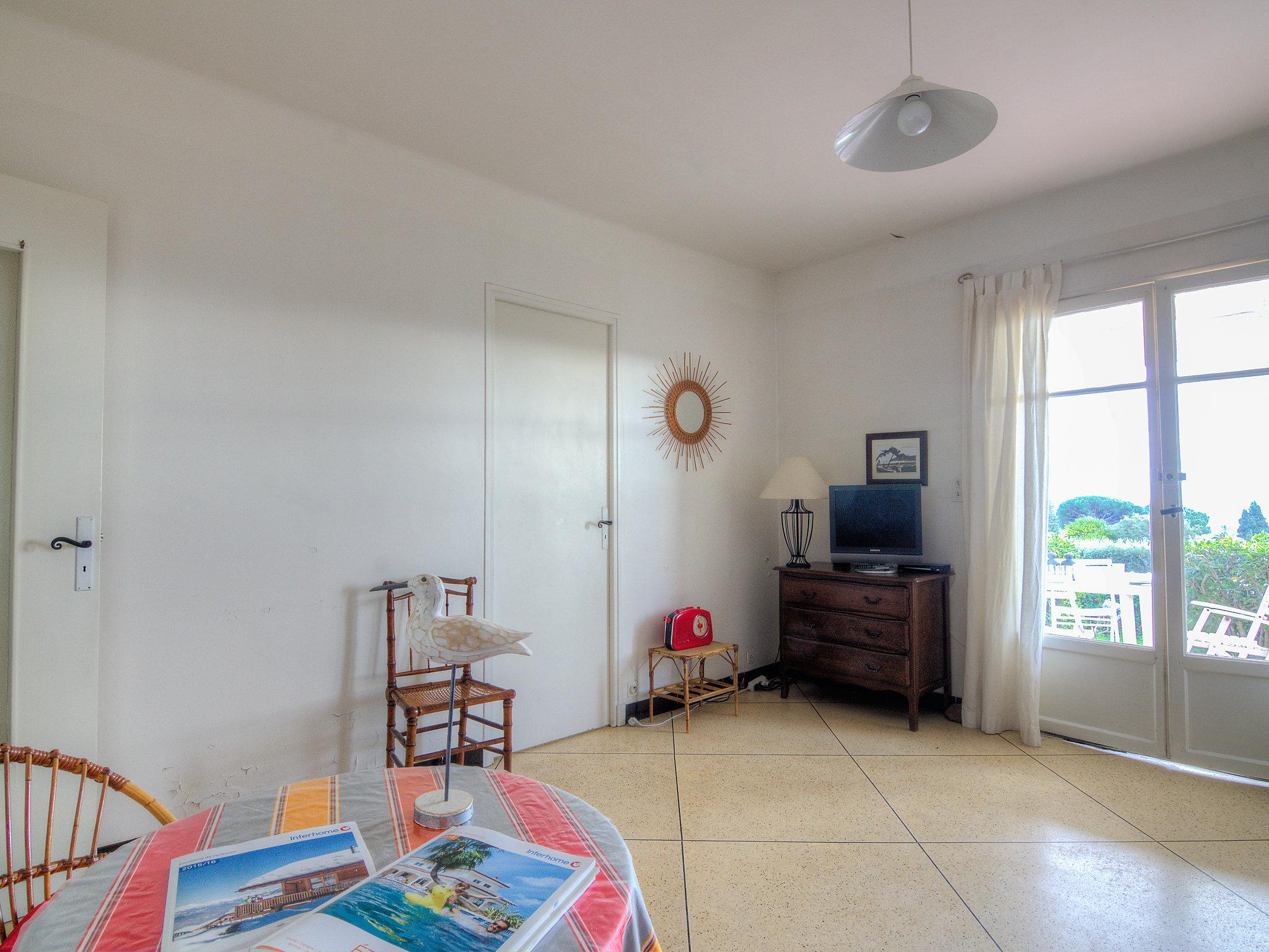 Photo 5 - Appartement de 1 chambre à Cavalaire-sur-Mer avec terrasse