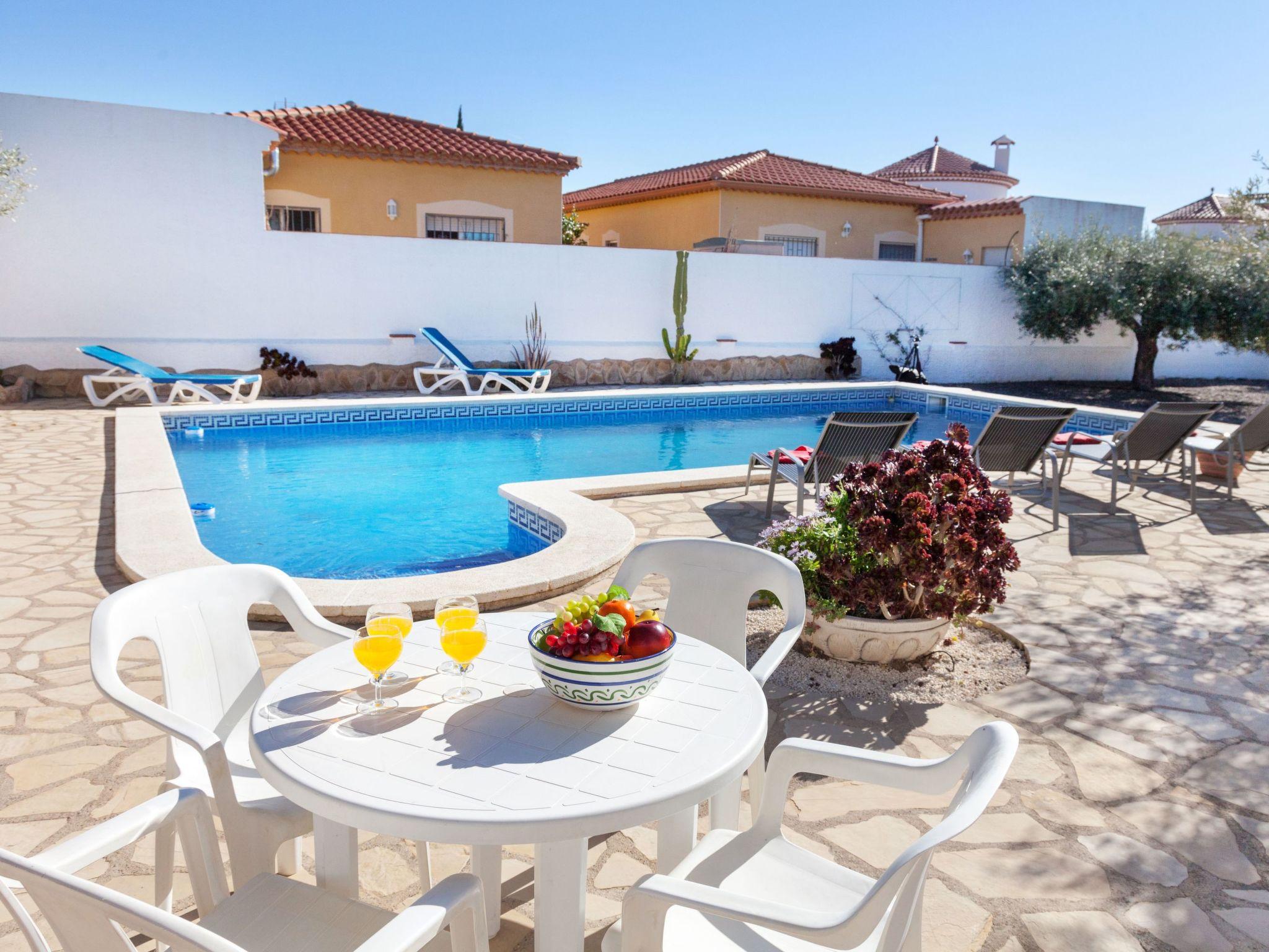 Photo 16 - Maison de 3 chambres à Mont-roig del Camp avec piscine privée et vues à la mer