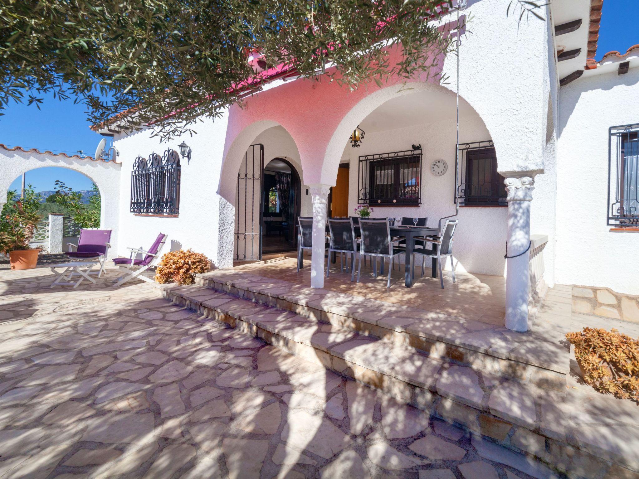 Photo 2 - Maison de 3 chambres à Mont-roig del Camp avec piscine privée et jardin