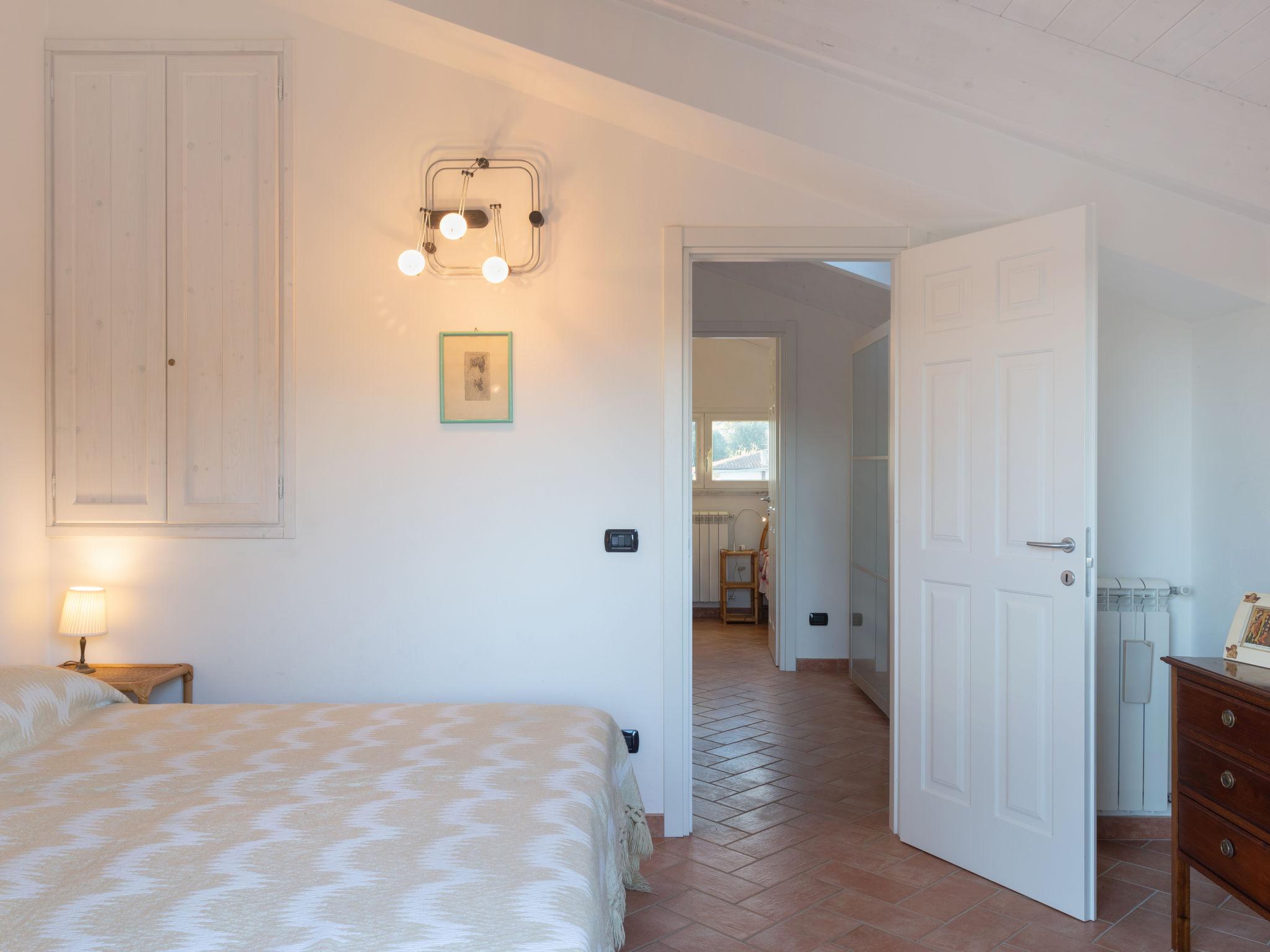 Foto 12 - Apartment mit 2 Schlafzimmern in Pietrasanta mit blick aufs meer