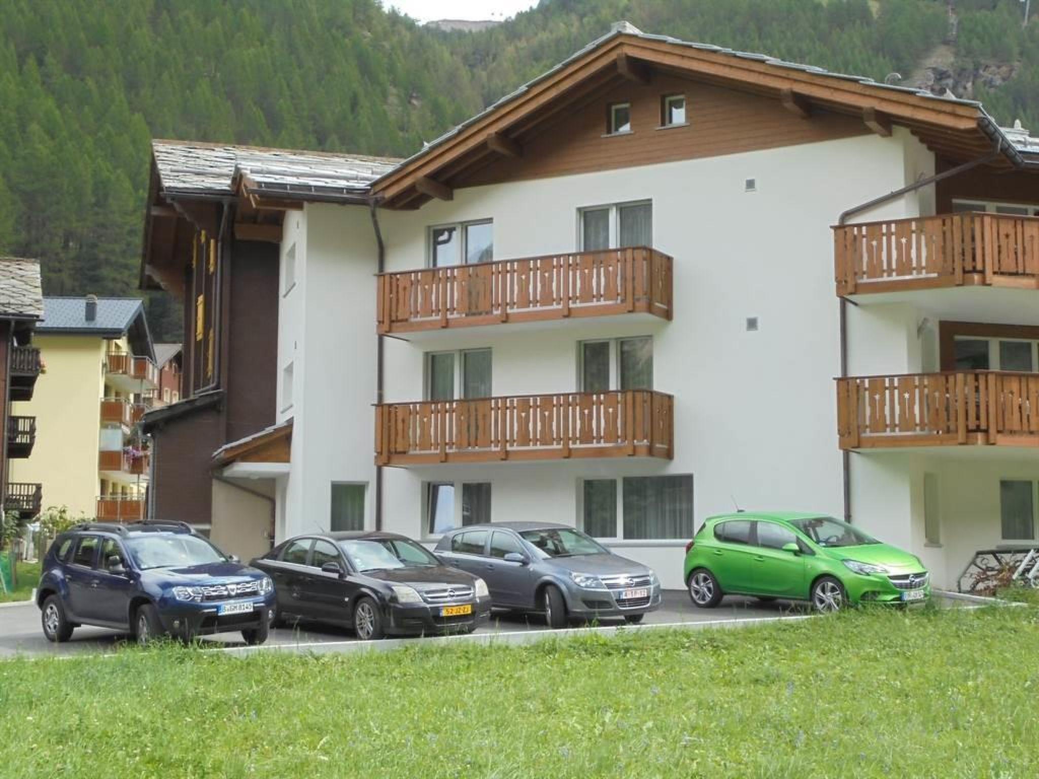 Foto 4 - Apartment mit 3 Schlafzimmern in Saas-Grund