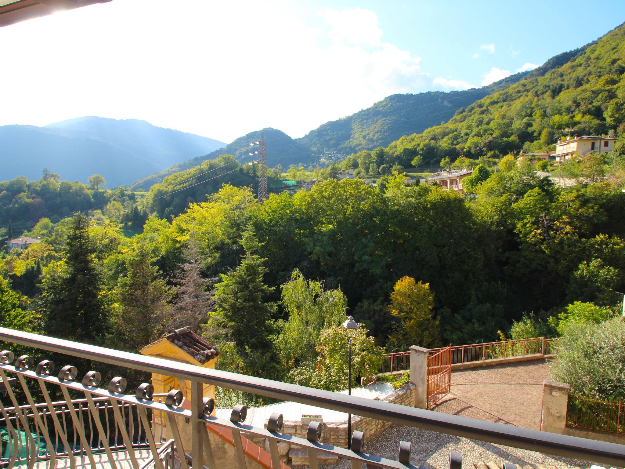 Photo 16 - Appartement de 2 chambres à Tignale avec vues sur la montagne