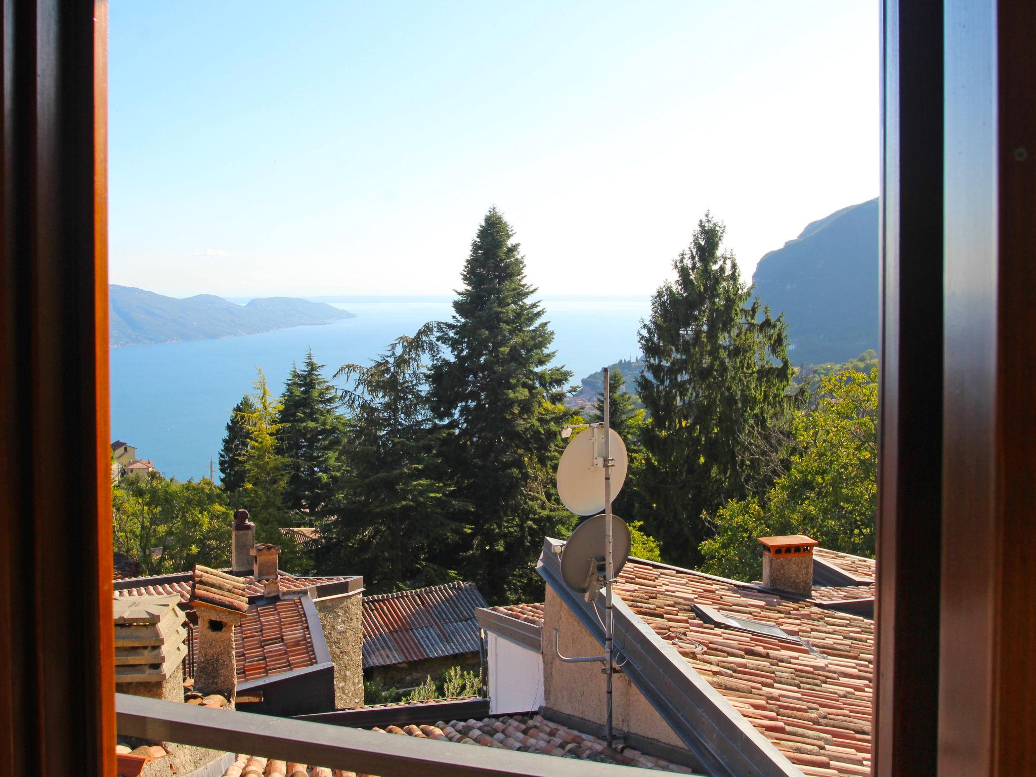 Foto 4 - Appartamento con 2 camere da letto a Tignale con vista sulle montagne