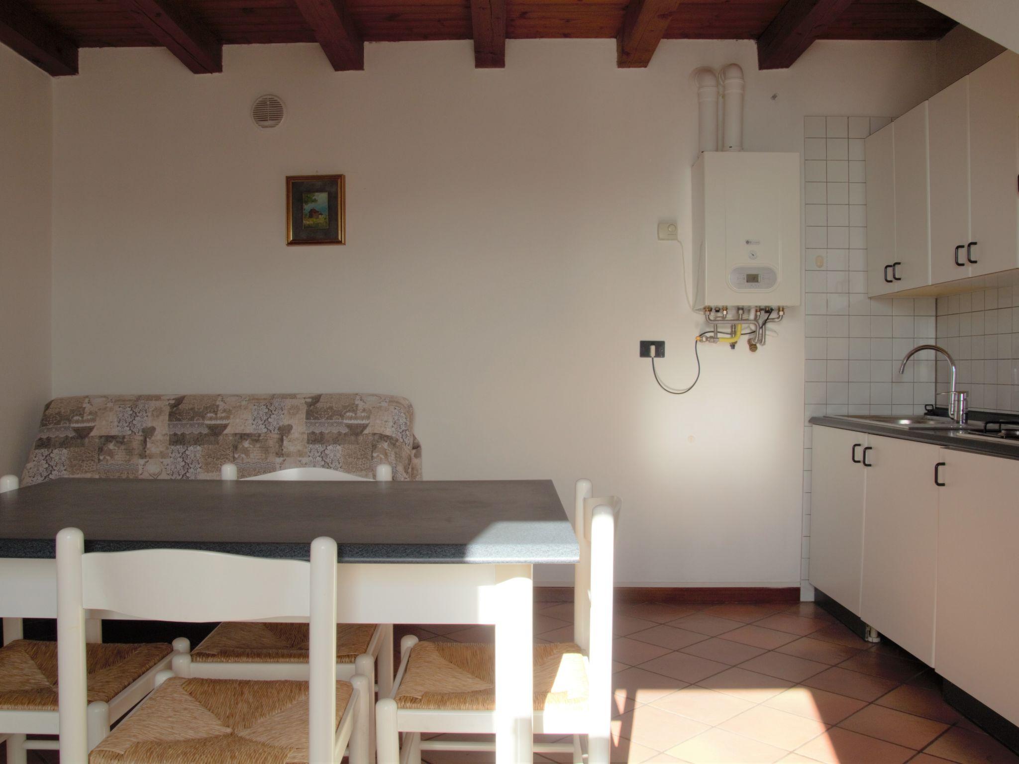 Foto 12 - Apartment mit 1 Schlafzimmer in Garda mit schwimmbad und blick auf die berge