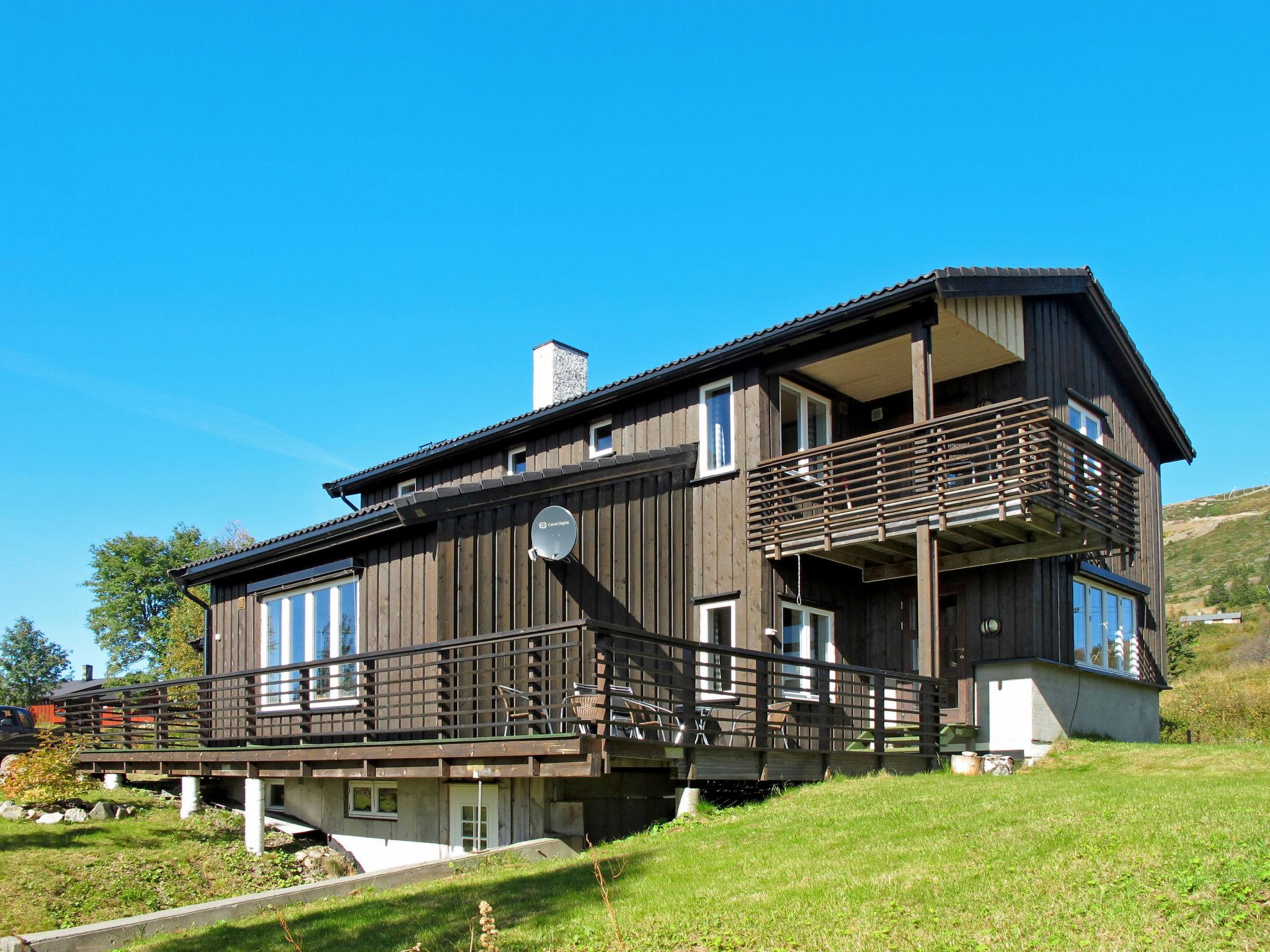 Photo 1 - Maison de 4 chambres à Svingvoll avec jardin et terrasse