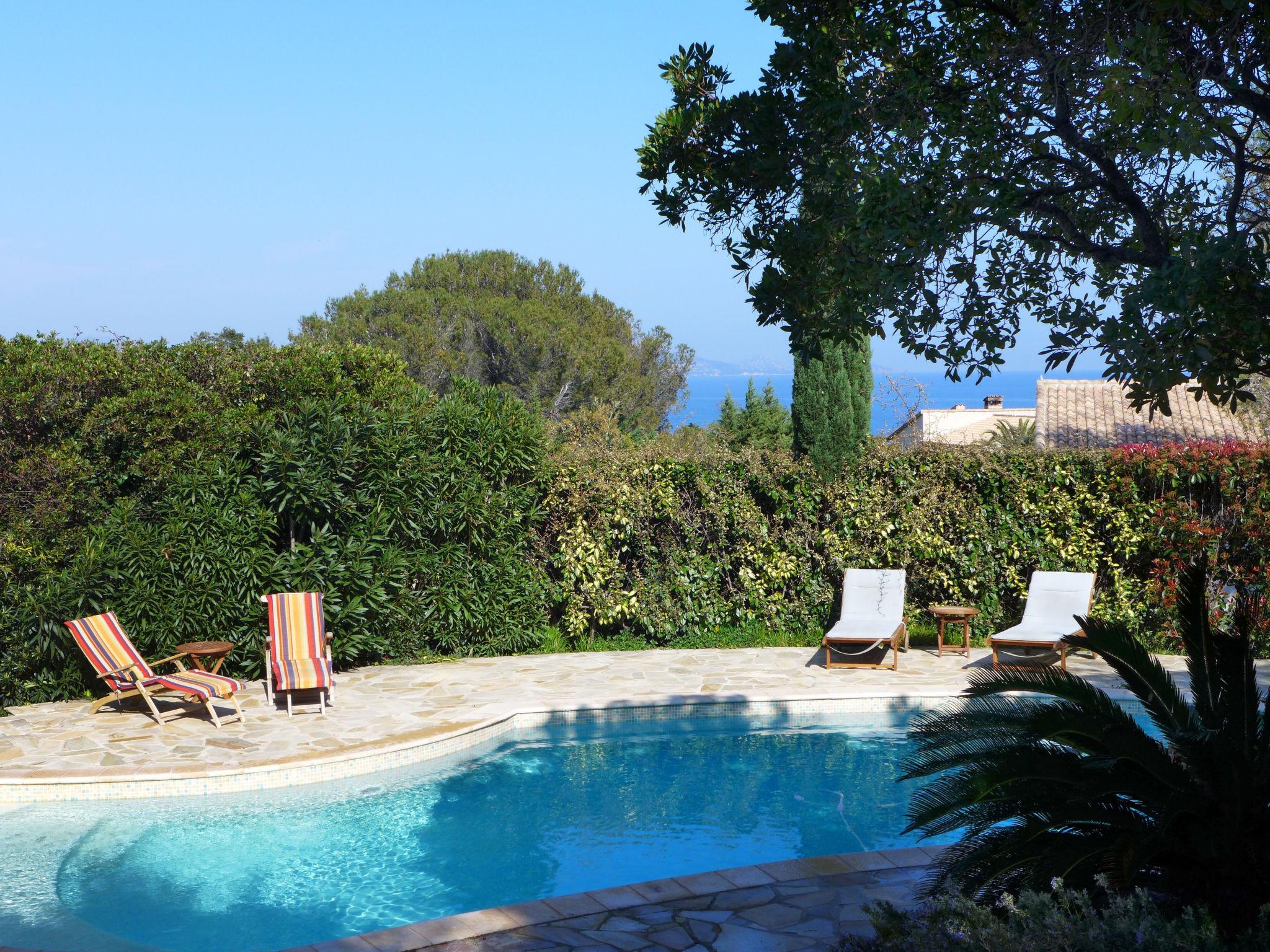 Foto 1 - Haus mit 3 Schlafzimmern in Roquebrune-sur-Argens mit privater pool und blick aufs meer