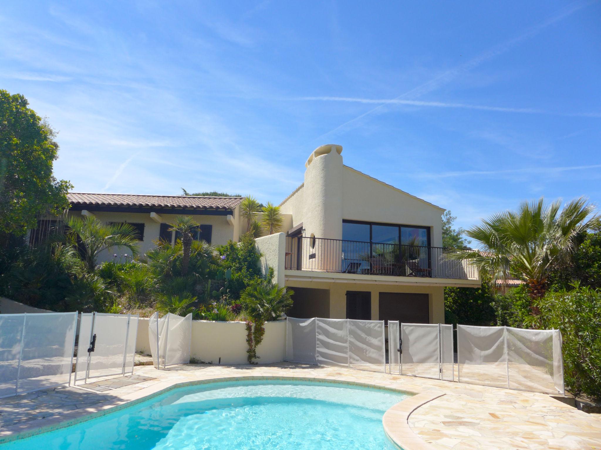 Foto 24 - Casa de 3 habitaciones en Roquebrune-sur-Argens con piscina privada y vistas al mar