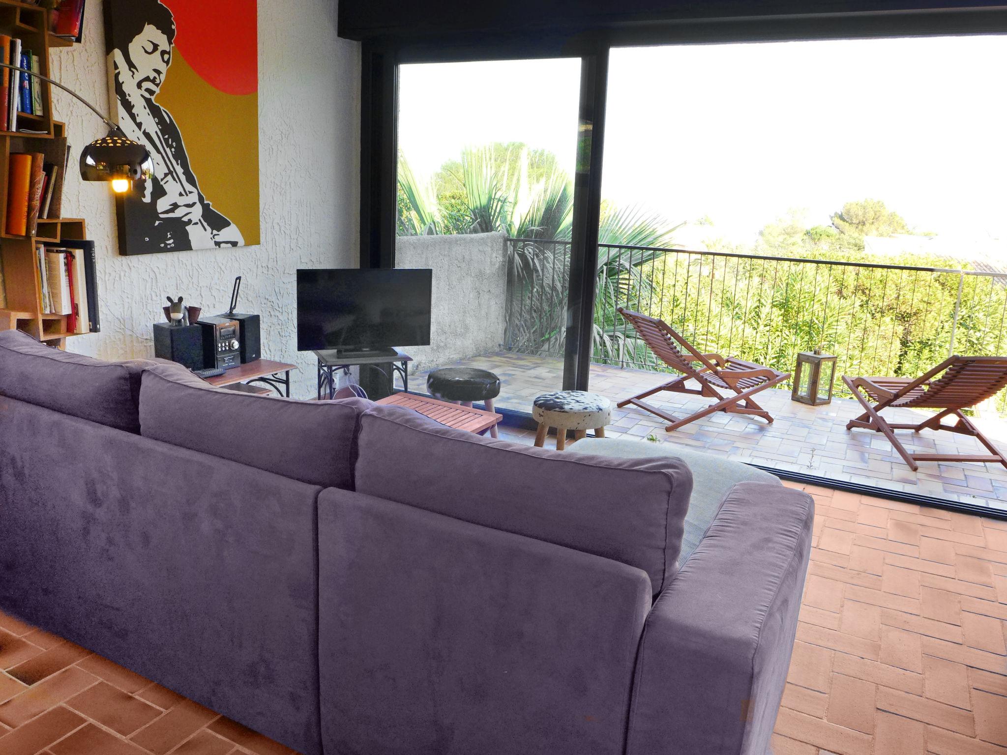 Photo 6 - 3 bedroom House in Roquebrune-sur-Argens with private pool and sea view