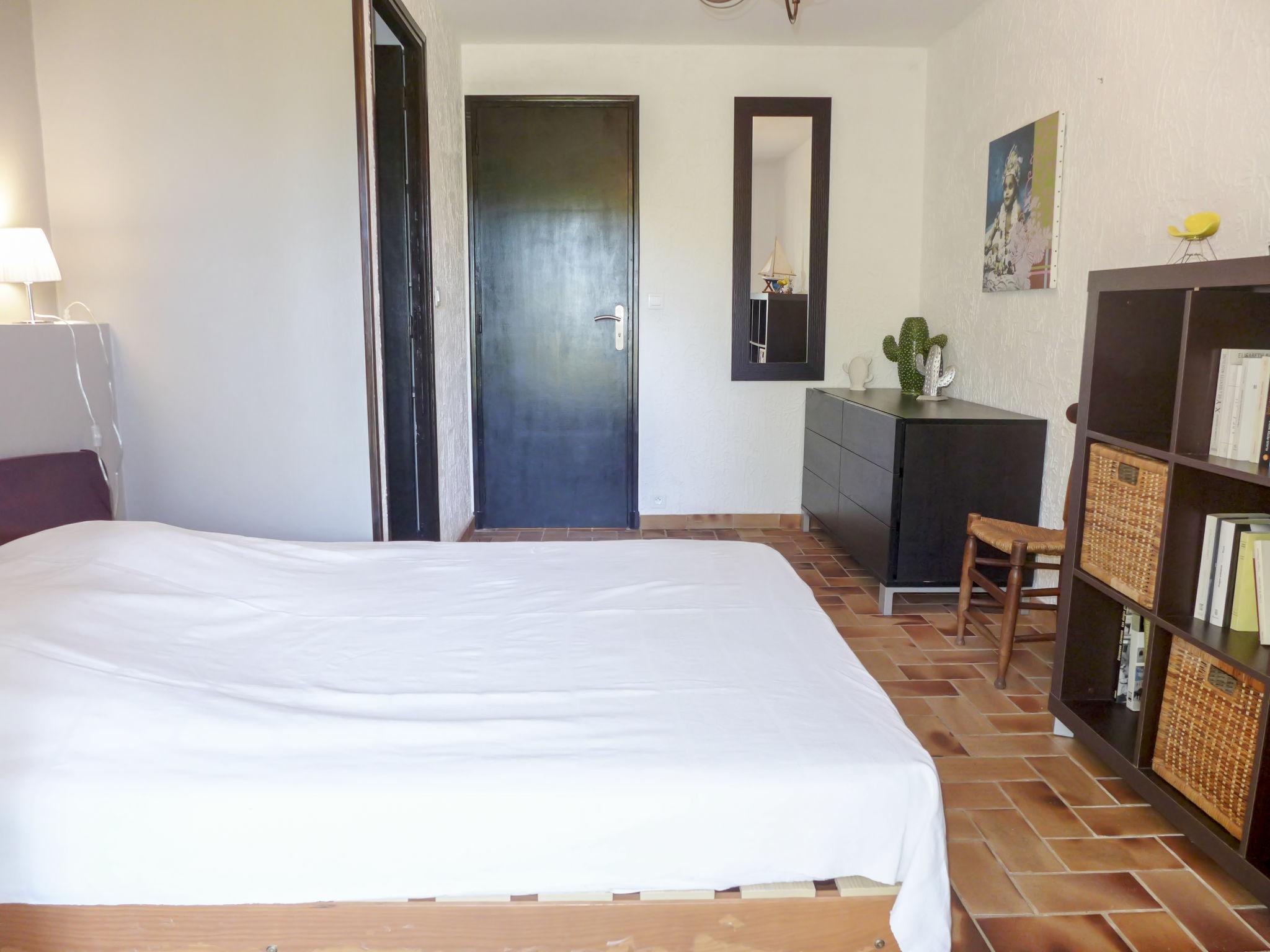 Foto 12 - Casa con 3 camere da letto a Roquebrune-sur-Argens con piscina privata e vista mare