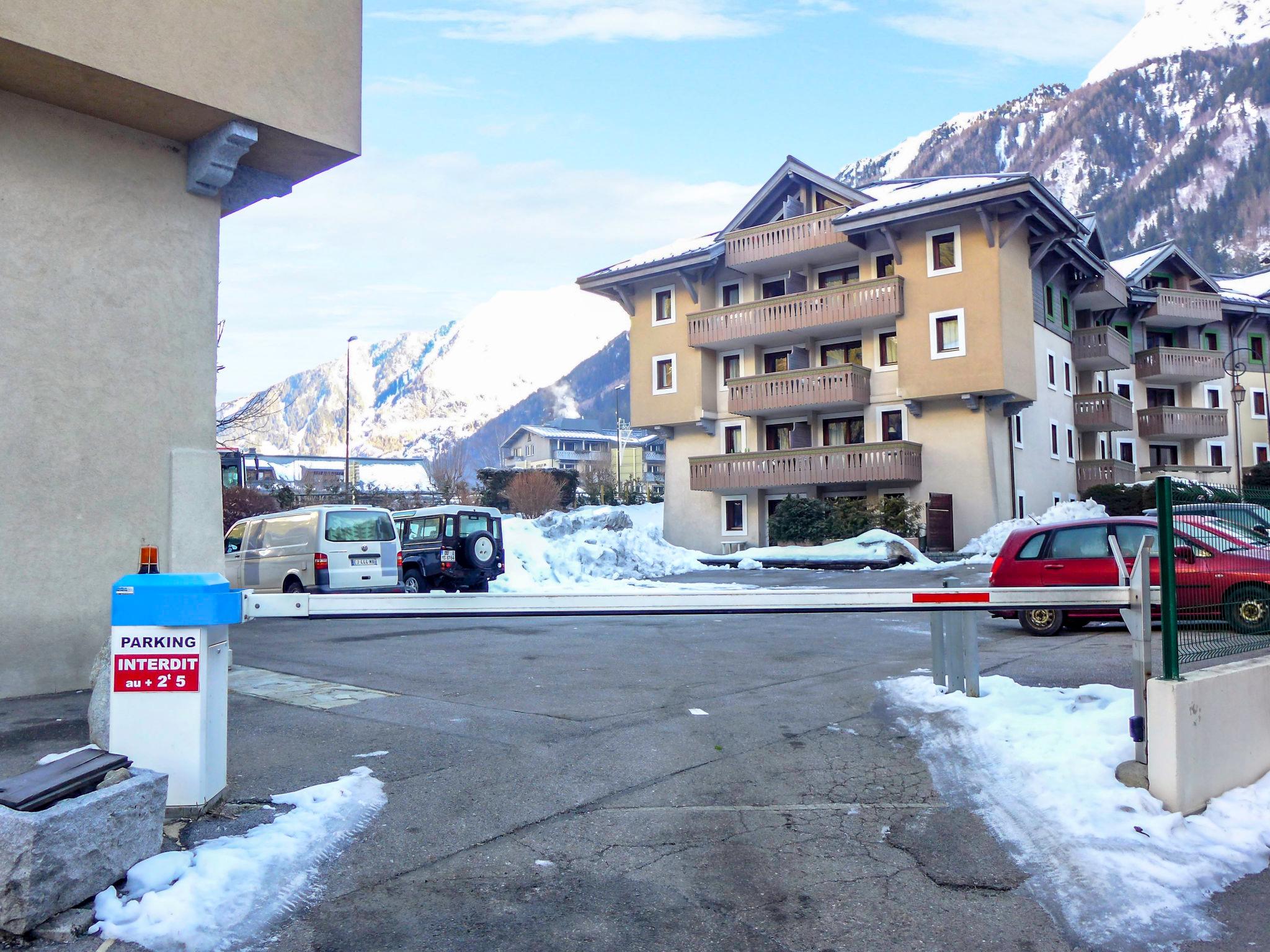 Foto 19 - Apartamento de 2 habitaciones en Chamonix-Mont-Blanc con piscina y vistas a la montaña