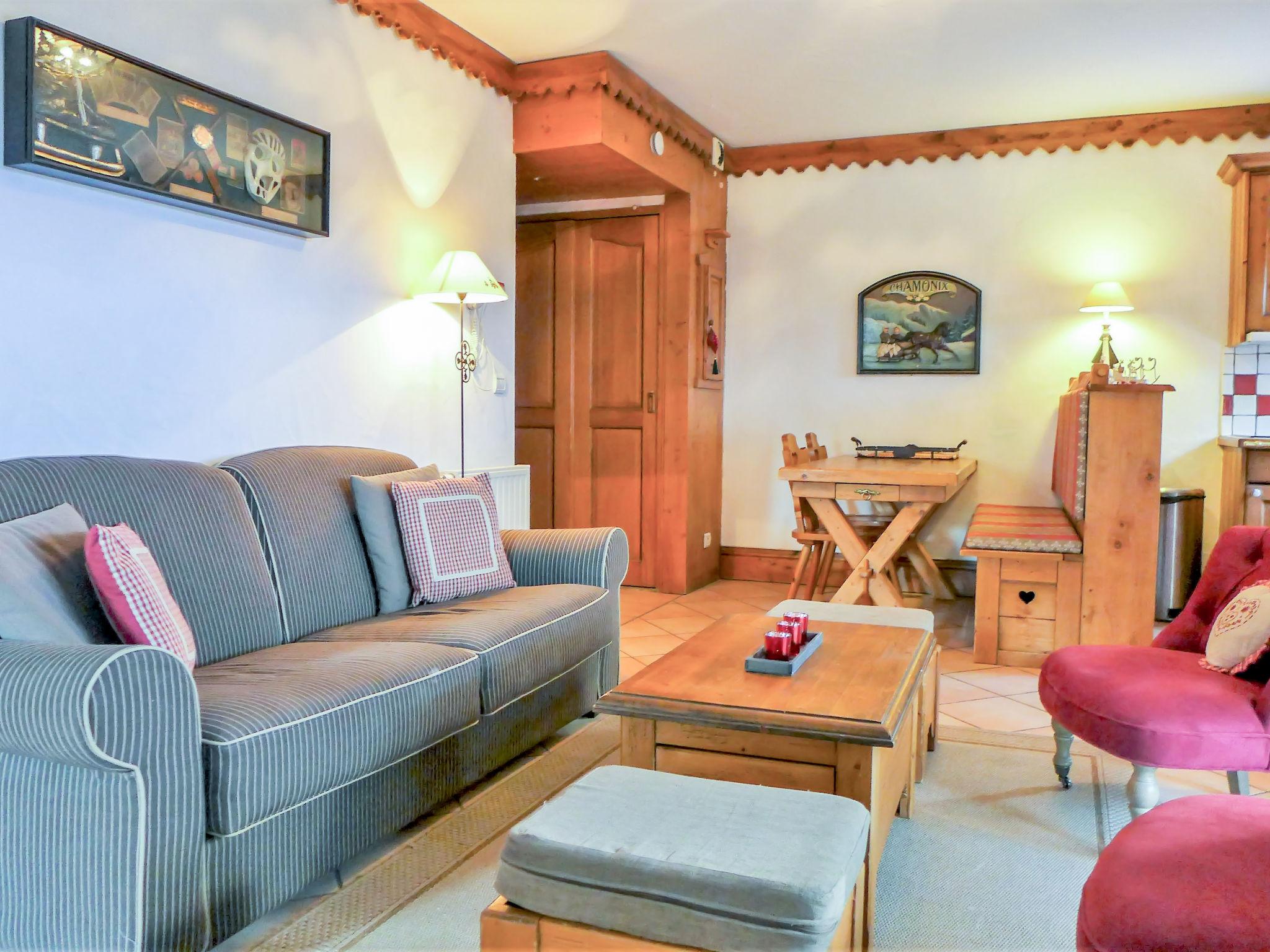 Photo 1 - 2 bedroom Apartment in Chamonix-Mont-Blanc with swimming pool and mountain view