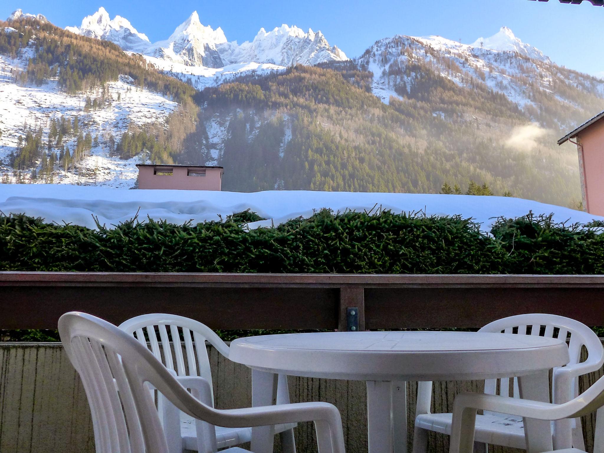 Foto 4 - Apartment mit 2 Schlafzimmern in Chamonix-Mont-Blanc mit schwimmbad und sauna