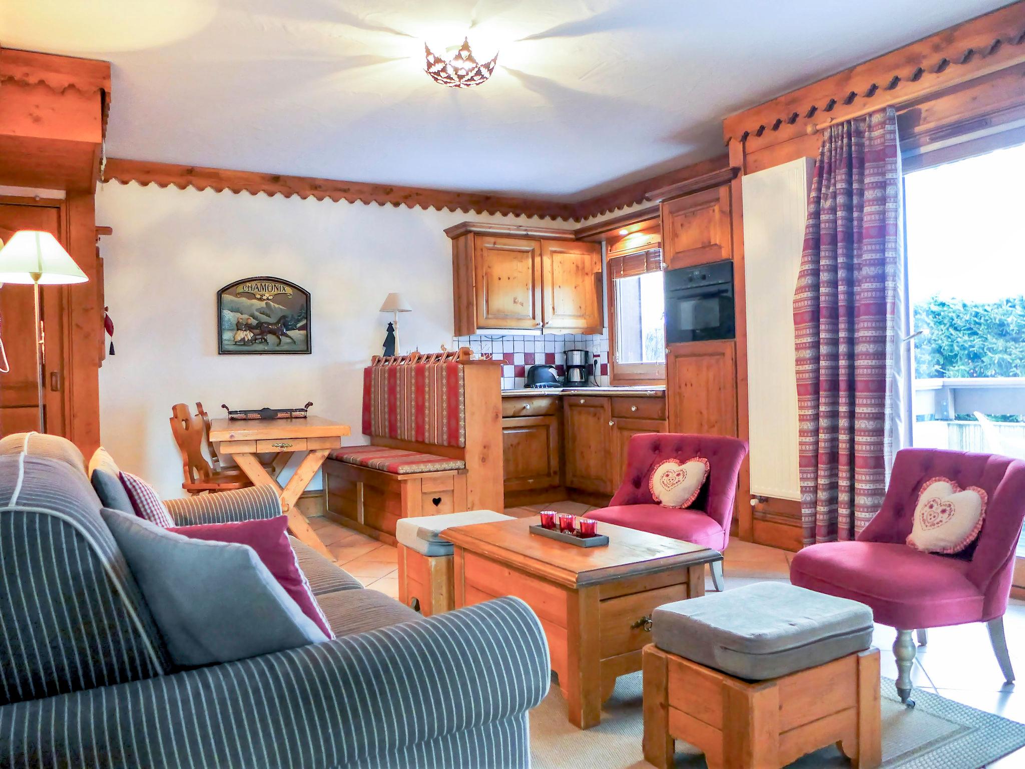 Photo 6 - 2 bedroom Apartment in Chamonix-Mont-Blanc with swimming pool and mountain view